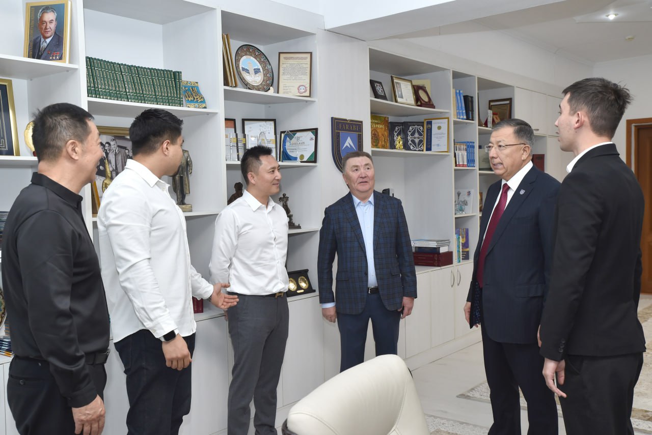 Co-operation with investors