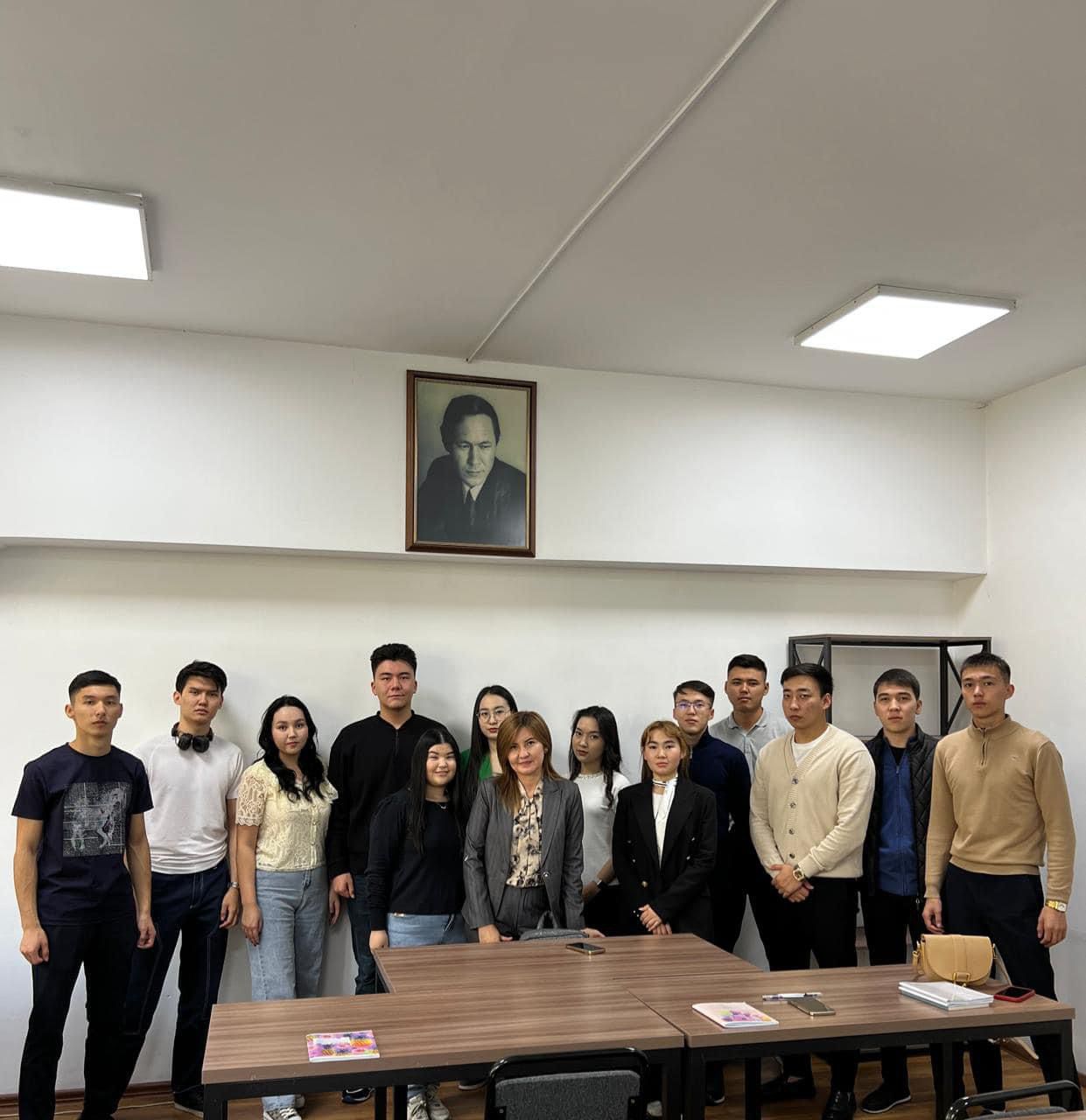 Discussing NPP construction with students