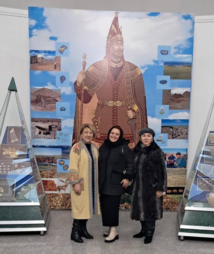 Scientist from the Azerbaijan National Academy of Sciences Visits the Museum of KazNU