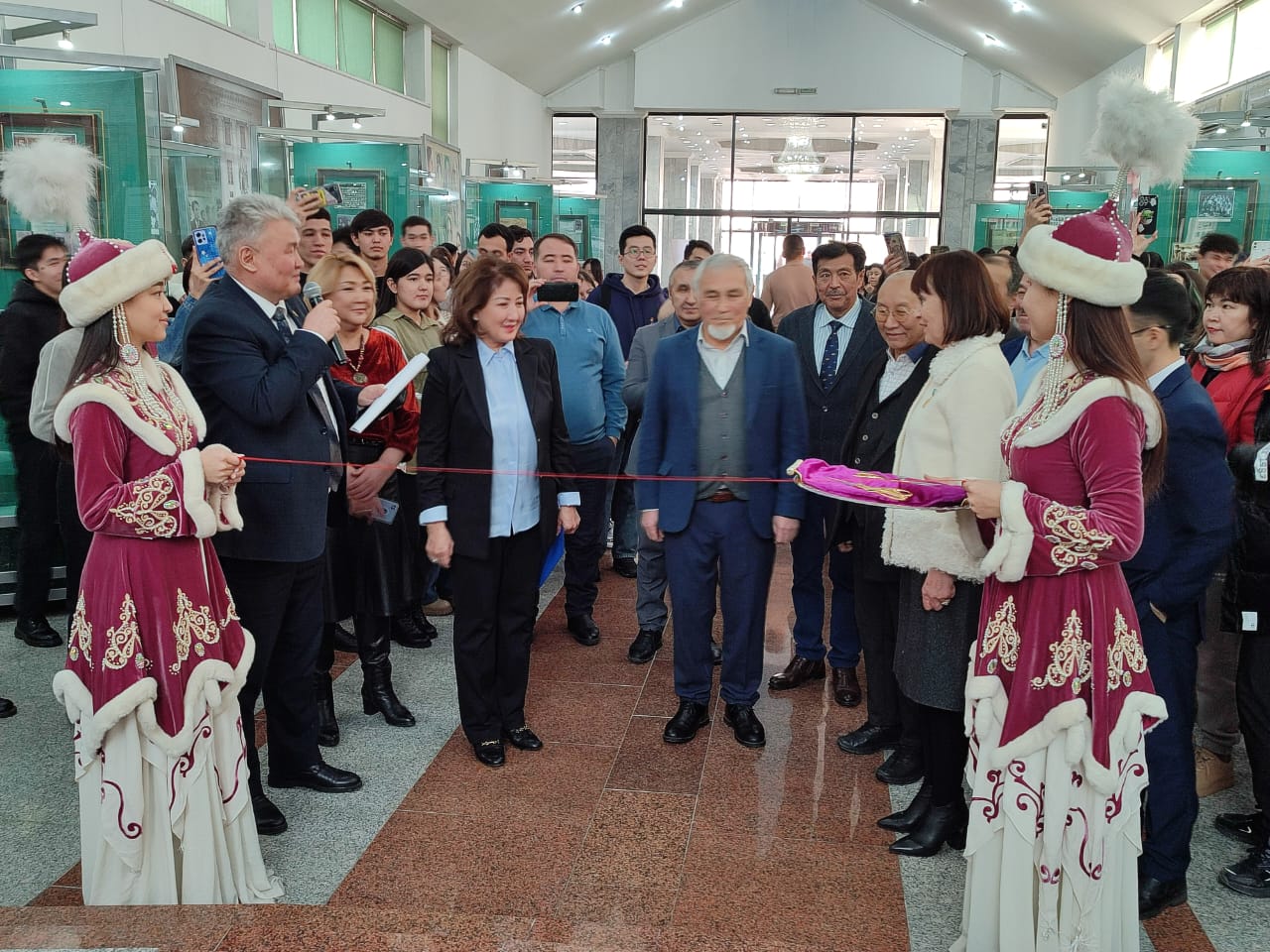 The exhibition "Into the Depths of Centuries" of the Esik Museum-Reserve at the Al-Farabi Kazakh National University Museum