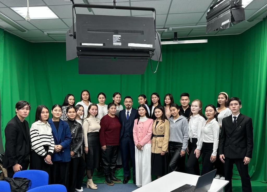 Our guest is the host of the "KOREMIZ" program.