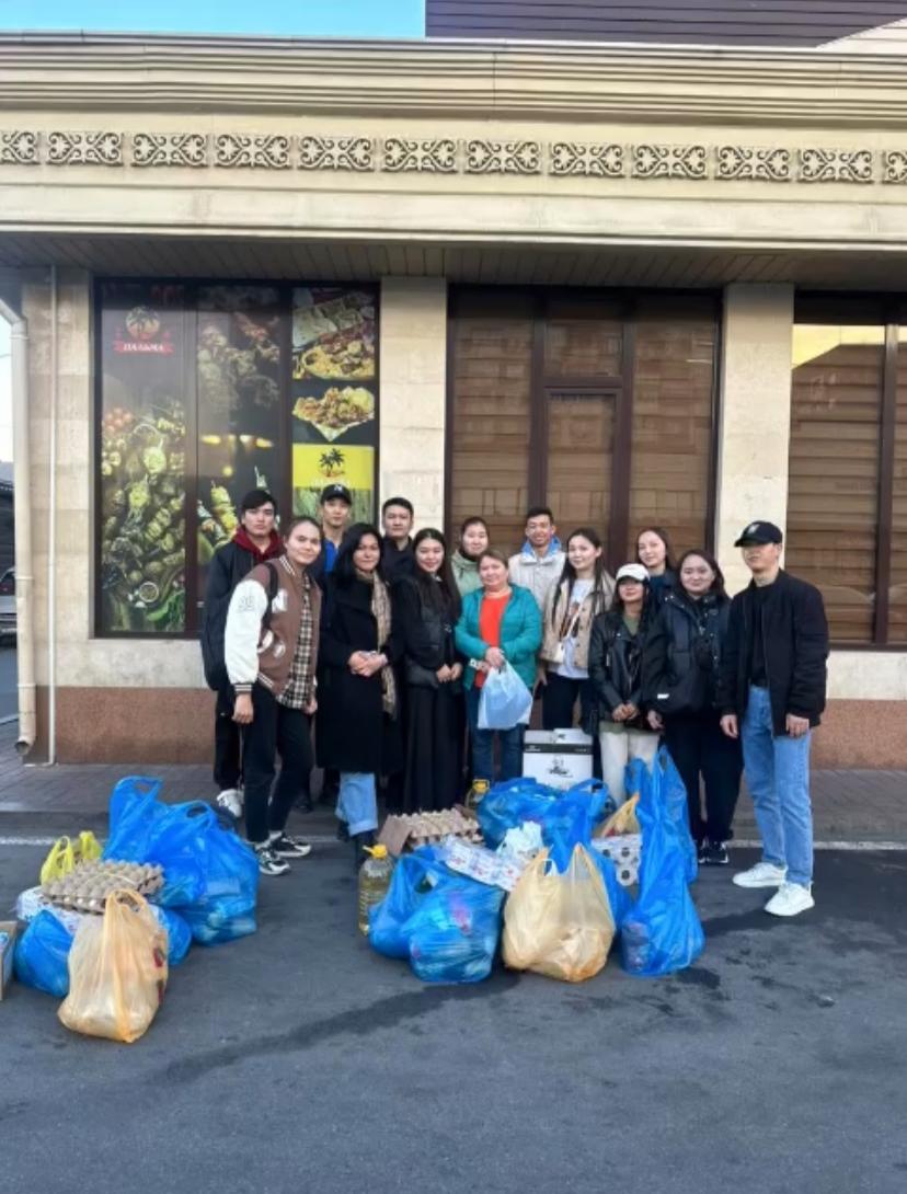 В рамках «Целей устойчивого развития 1» студенты и кураторы кафедры Компьютерных наук 8 ноября помогли и поддержали отца-одиночку с двумя детьми.
