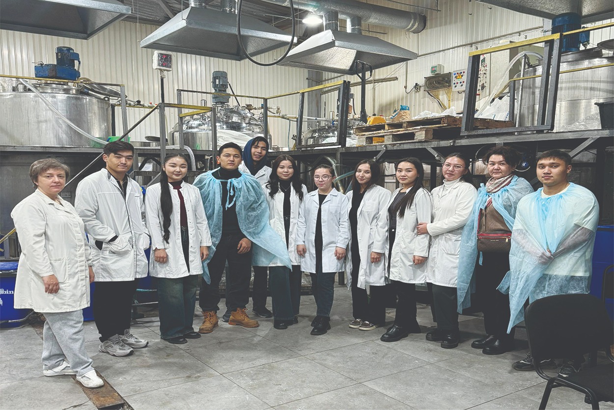 Students visited the enterprise