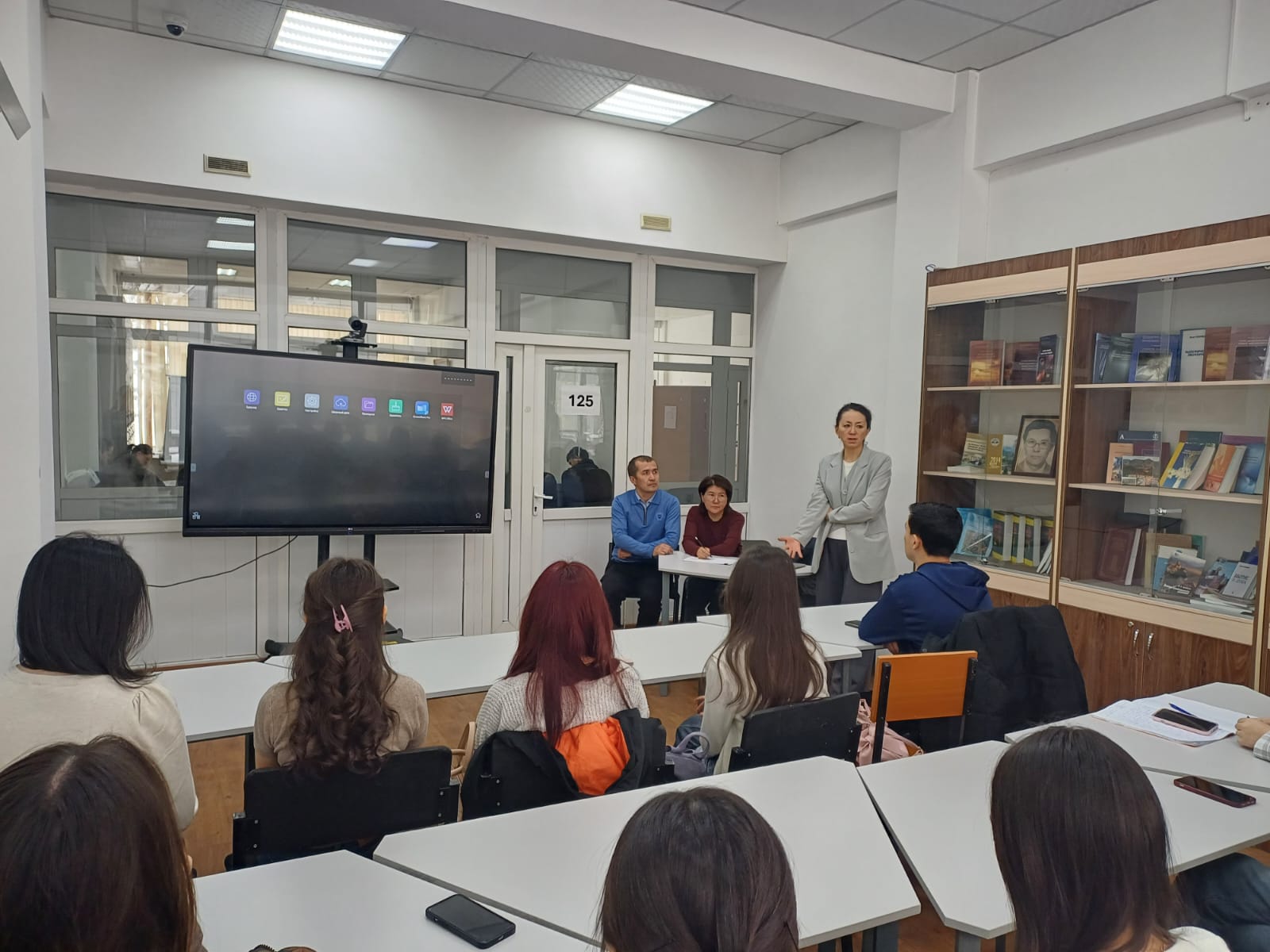 Кураторский час для студентов 1 курса образовательной программы «Культурология»