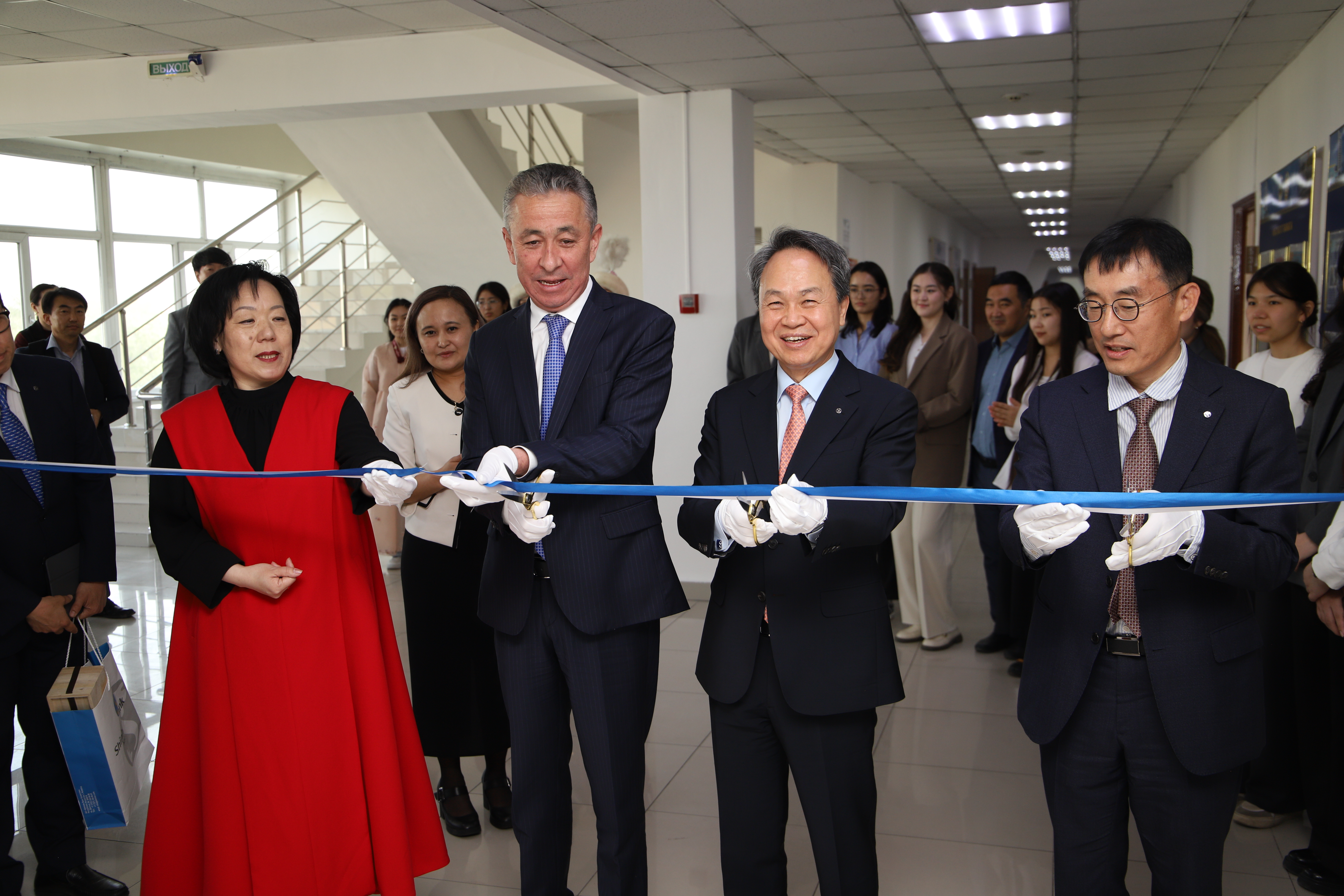 SFG Korean Studies Conference Hall Opened at KazNU with Support from Shinhan Financial Group
