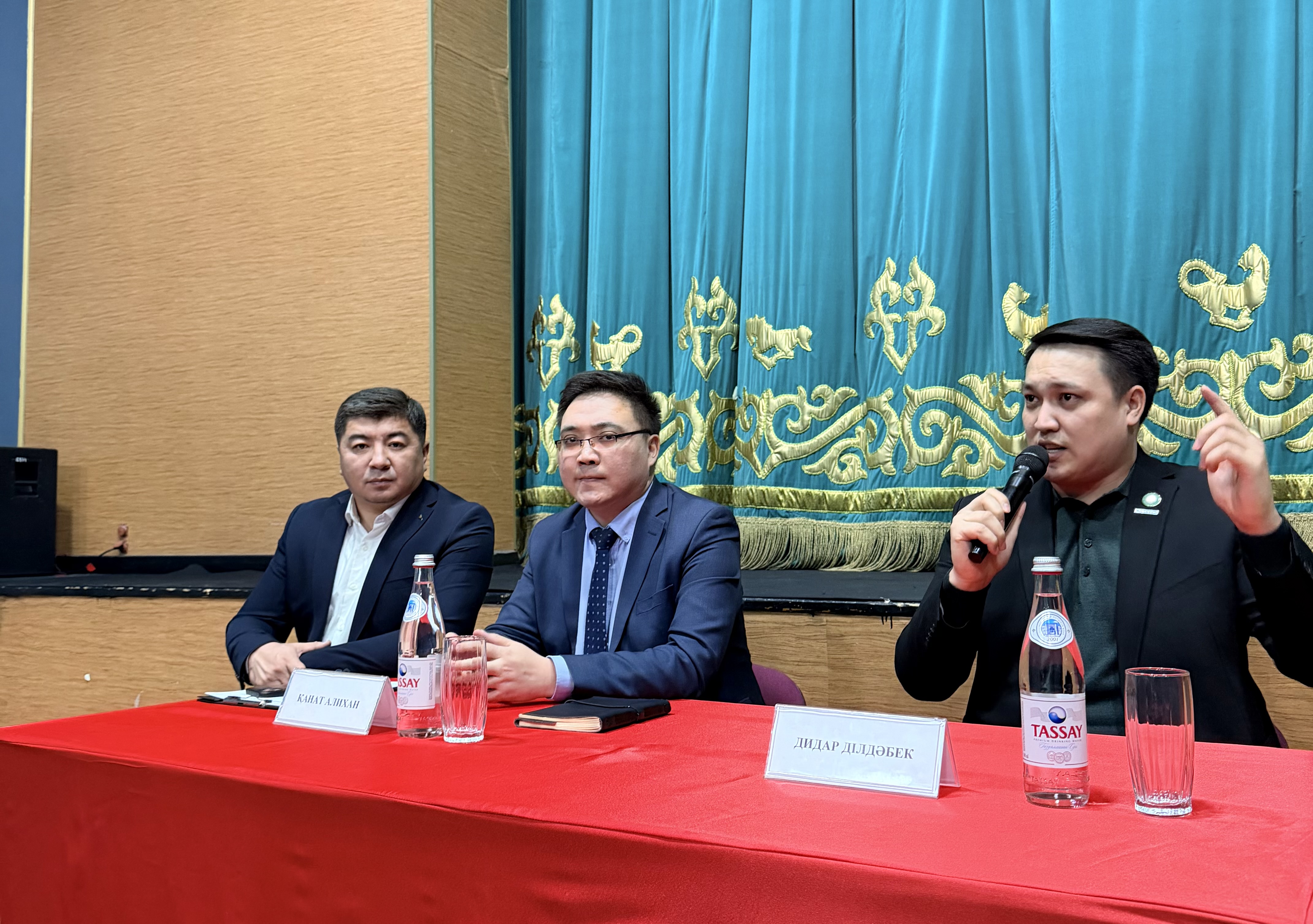 The draft of the new Constitution was discussed with cultural representatives