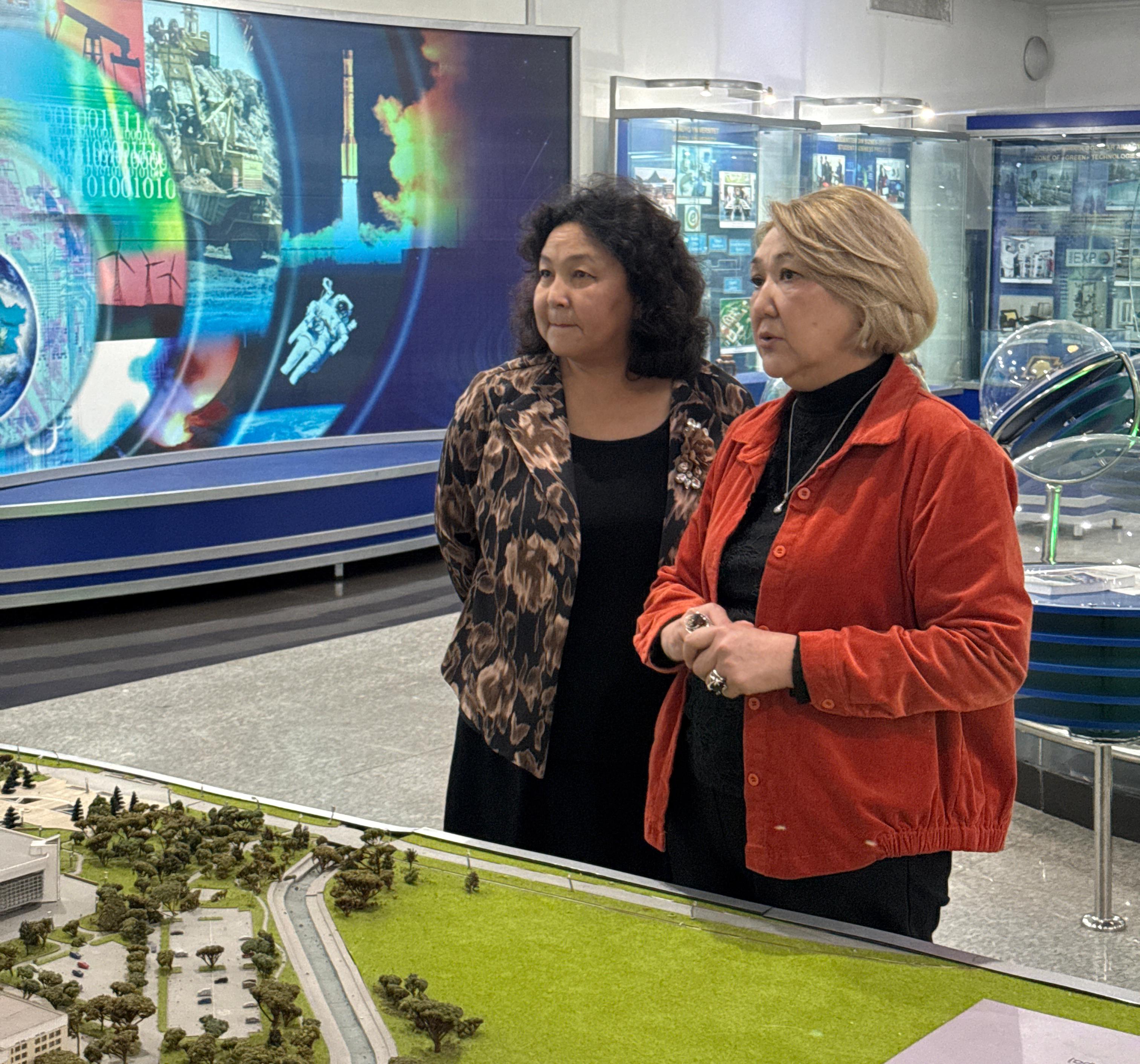 Director of the A. Baitursynov Institute of Linguistics visited our historical museum