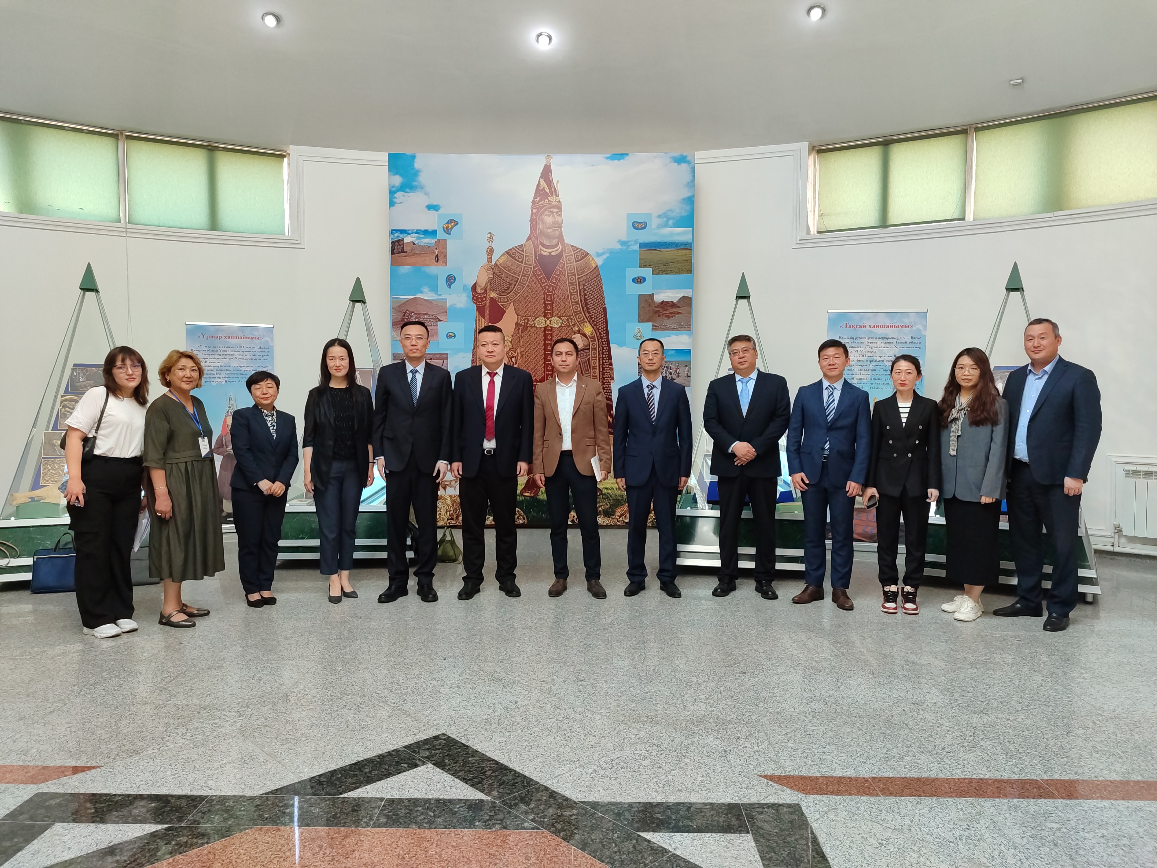 According to the program of the meeting with representatives of the Chinese International Center for Economic and Technical Exchanges (PRC), a visit to the KazNU Museum