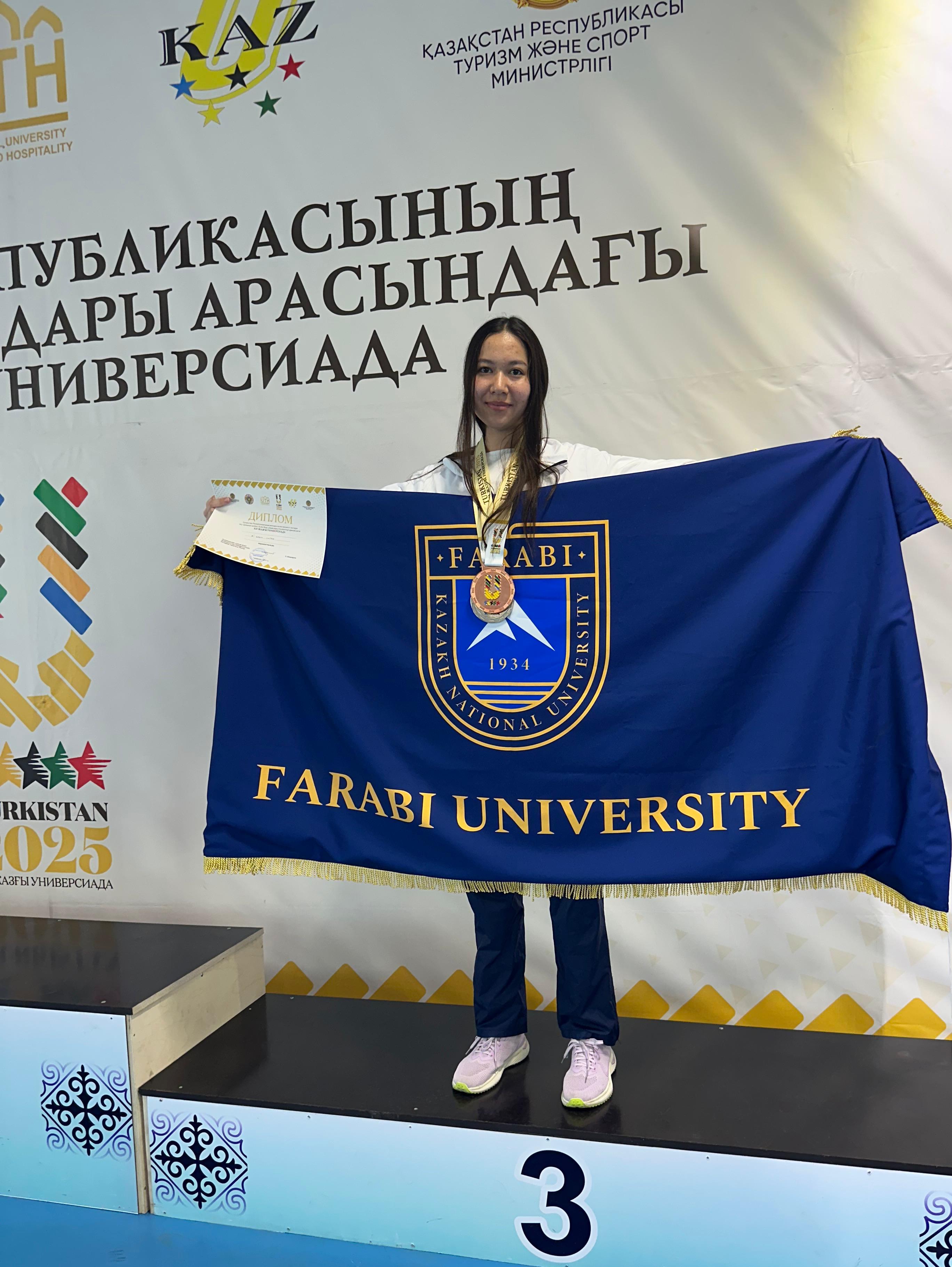 Мукатова Томирис, студентка 1 курса биологического факультета, заняла 3 место