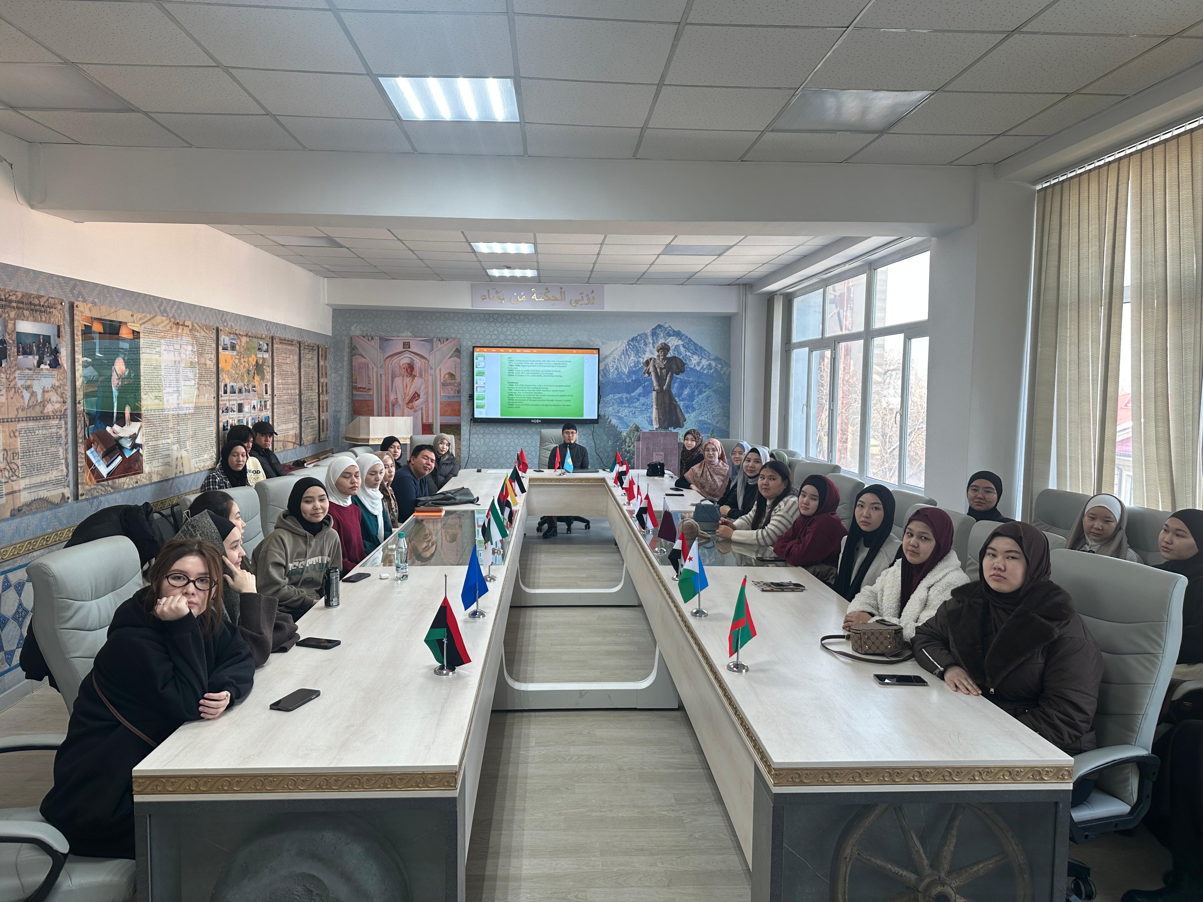 В рамках проекта «Цели устойчивого развития» (ЦУР) по направлениям «Качественное образование» и «Партнёрство в интересах устойчивого развития» был проведён научный семинар для студентов Египетского университета исламской культуры «Нур-Мубарак»