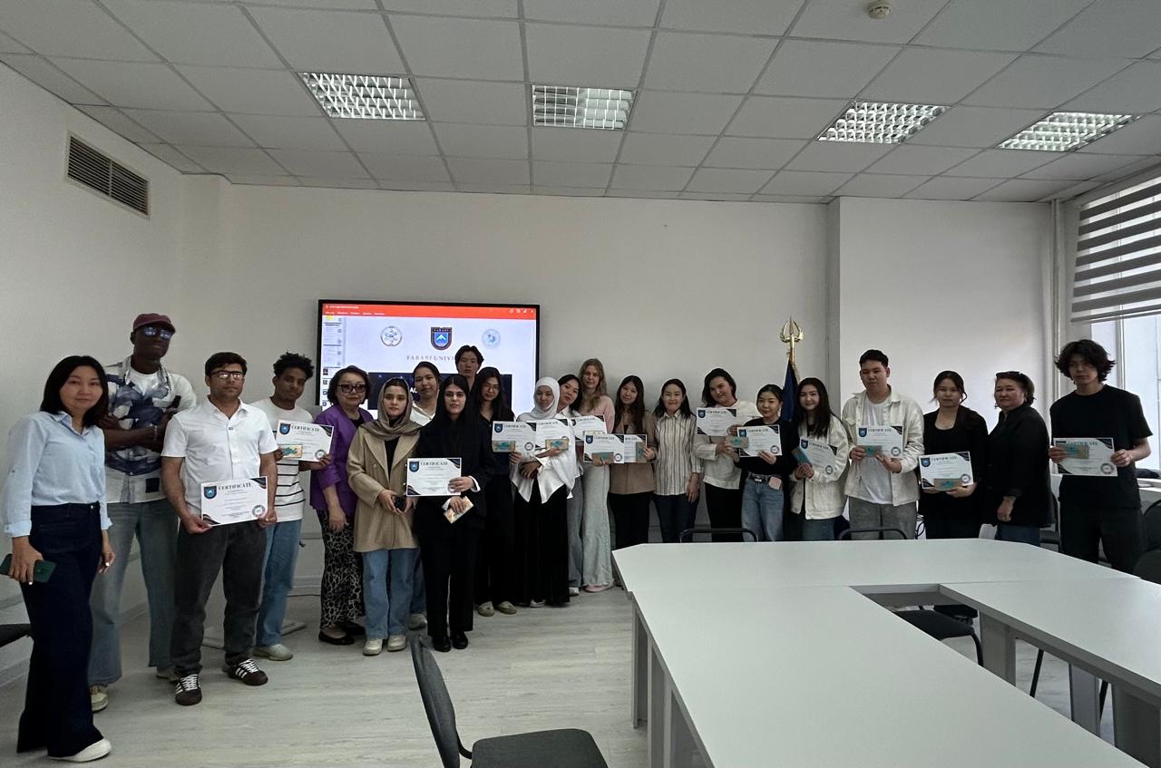 «Технологияның жастар өміріне әсері: сандық дәуірдің мүмкіндіктері мен кедергілері»