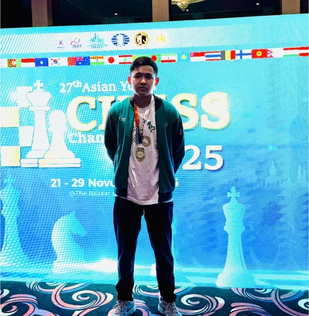 irst-year Management student Yerlan Tleukhanov won 1st place in the U18 category.