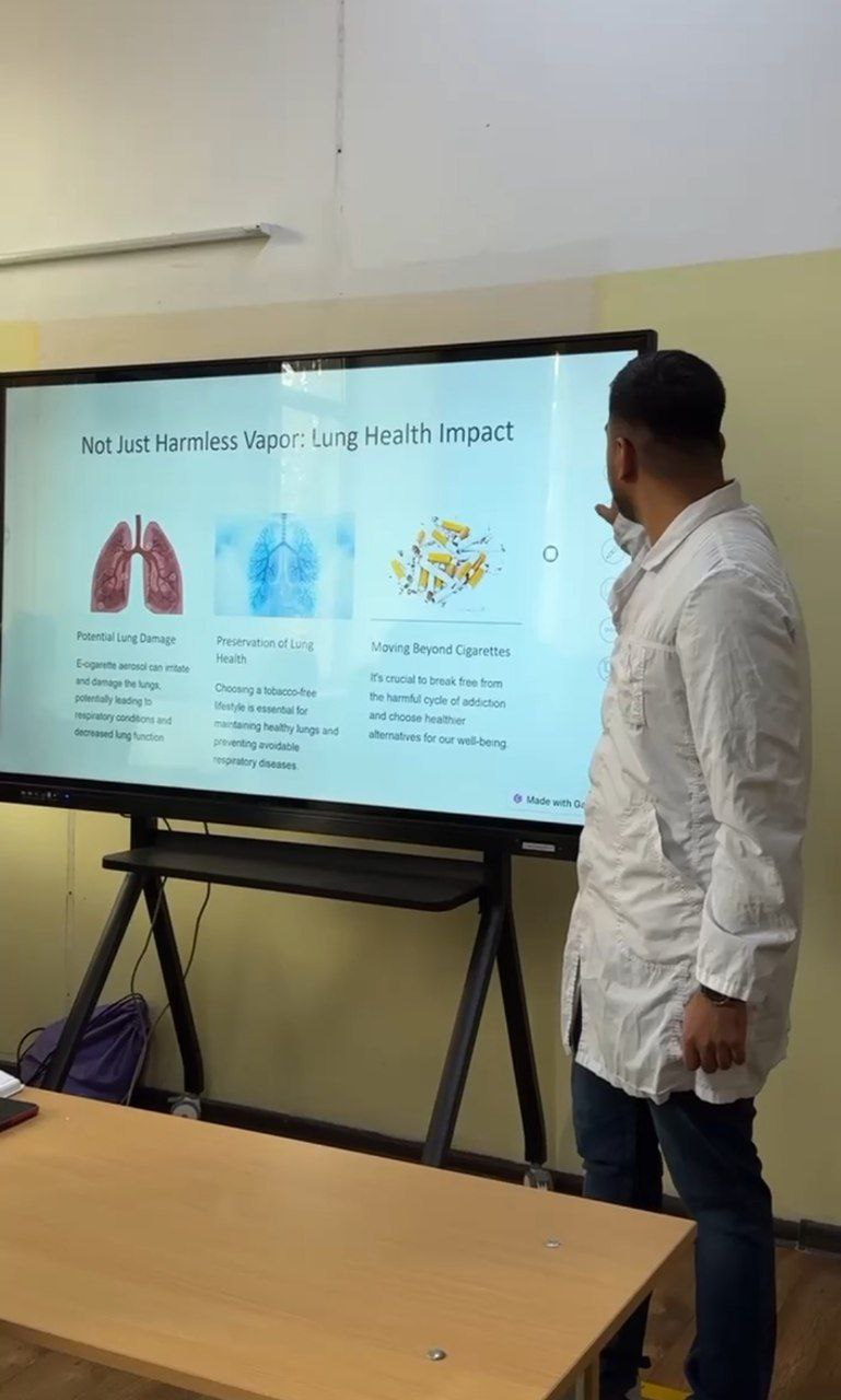 The lecture of harm of viping and smoking to the health of children and adolescents