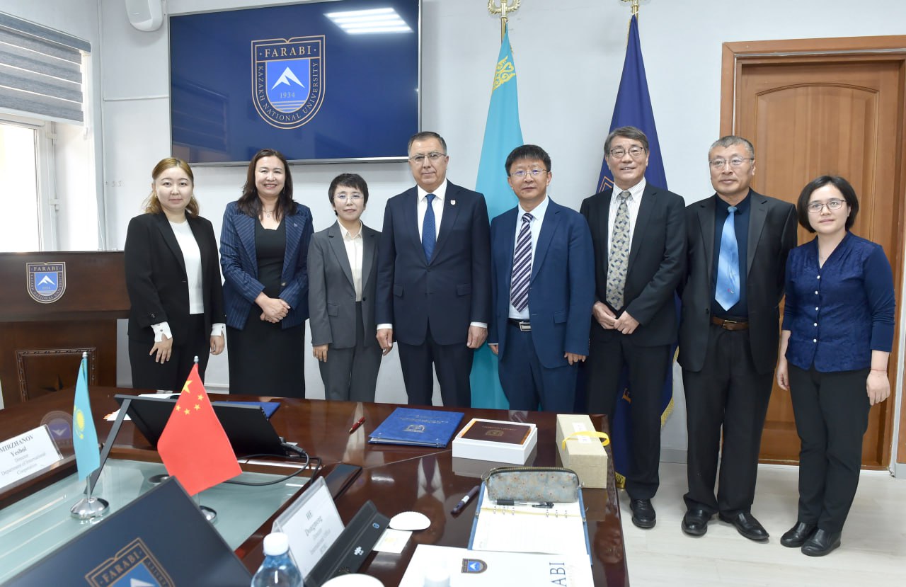 An agreement on business education has been signed