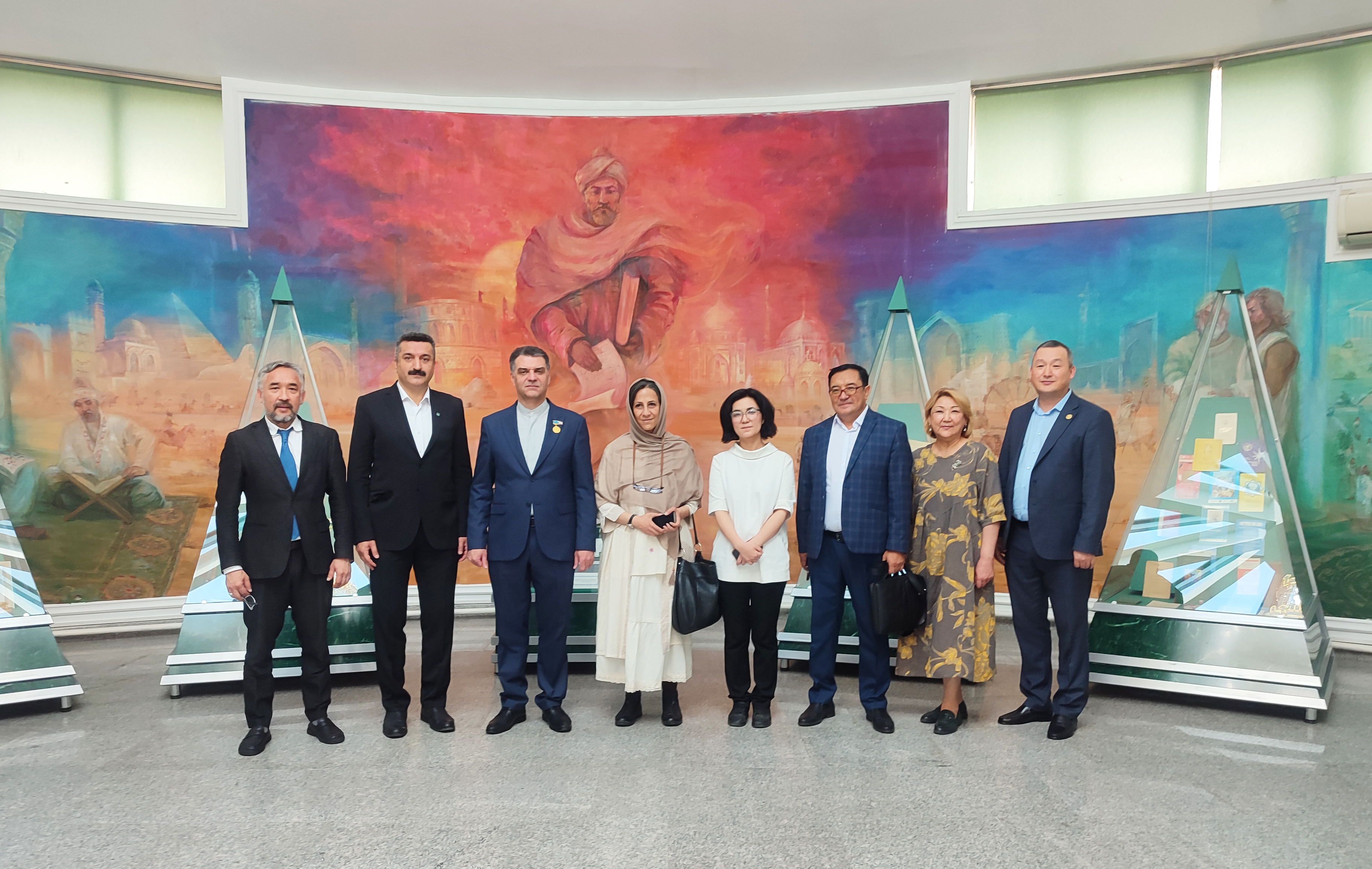 A delegation led by Magadan Tisheyar, Vice-President of Tabotabieh University in Iran, visited KazNU