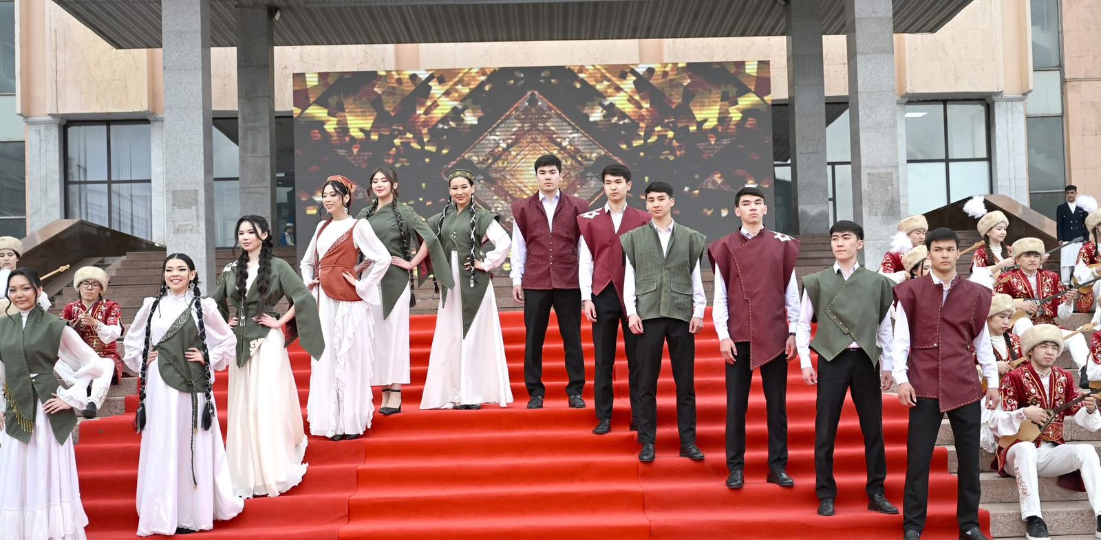 The “Ult azhary: Sultandar men arular” competition was held