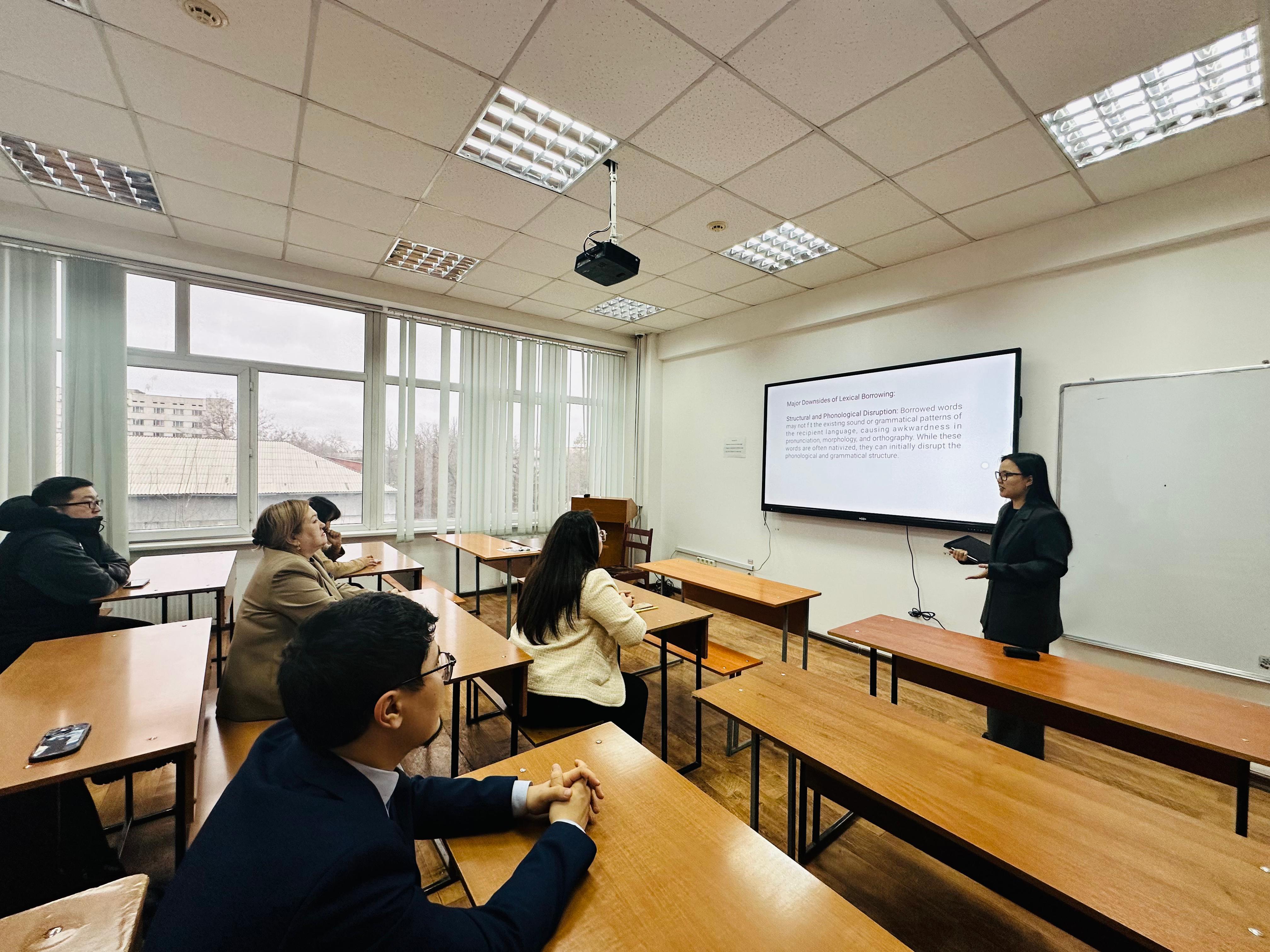 The Department of Chinese Studies held a scientific seminar on «Unintended Consequences: The Downside of Lexical Borrowing»