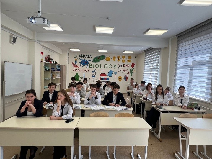 Профориентационные встречи докторантов КазНУ имени аль-Фараби в школах в марте 2025 года