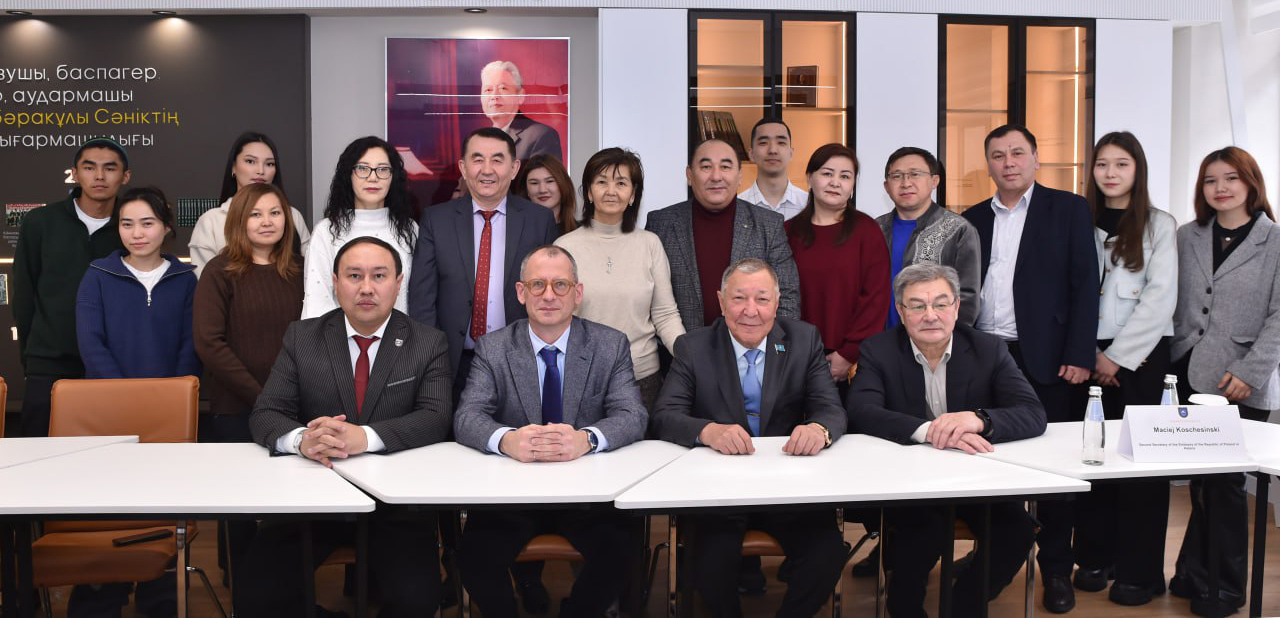 Polish diplomat meets with KazNU students