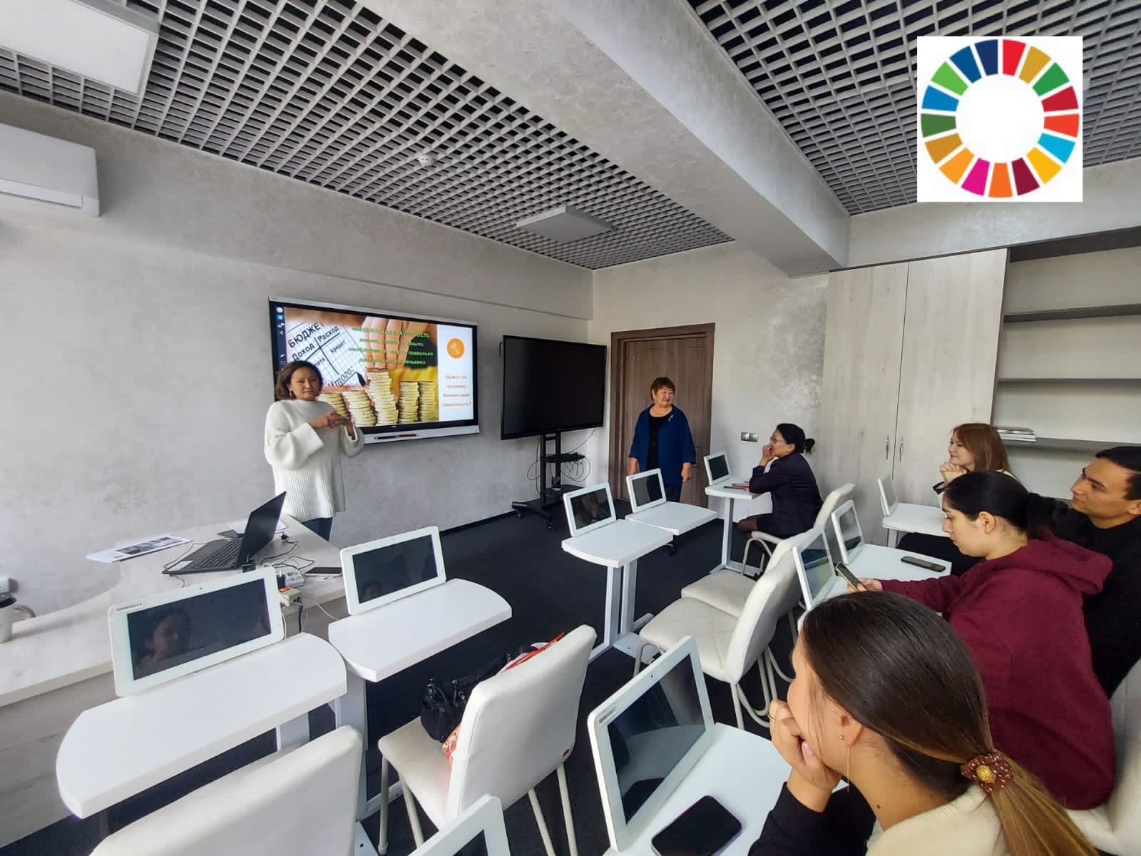 ҚАРЖЫЛЫҚ САУАТТЫЛЫҚ-БҰЛ ӘР СТУДЕНТТІҢ МАҚСАТЫНА АПАРАТЫН ЖОЛ