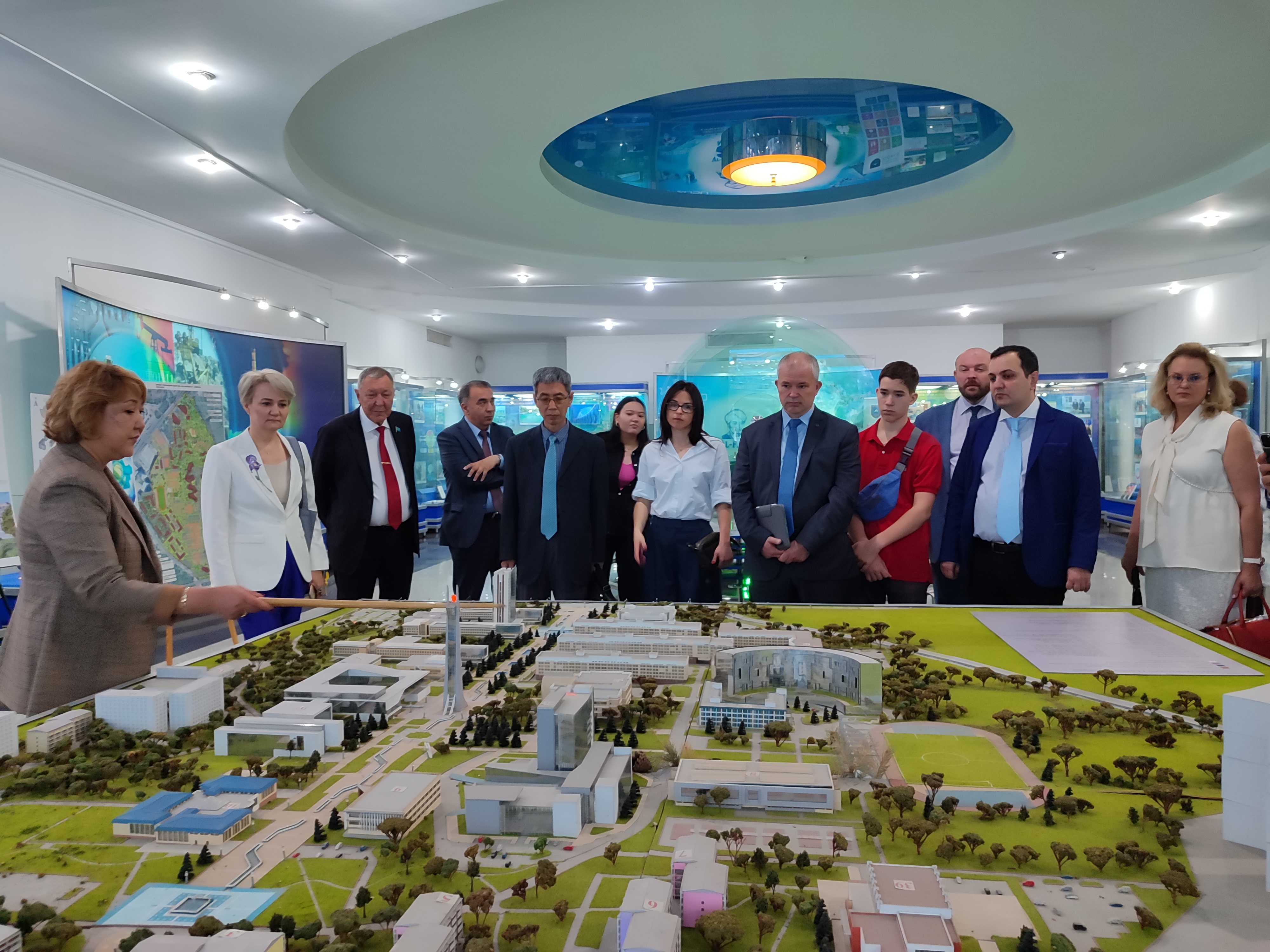 The participants of the II Central Asian International Legal Forum "Law as the basis of regional economic integration" got acquainted with the formation of the Kazakh National University