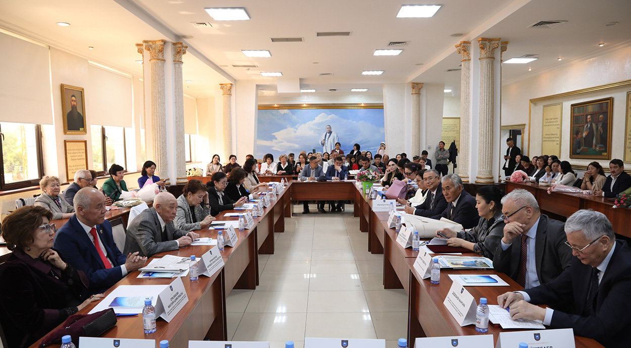 KazNU examined the relationship between language and literature