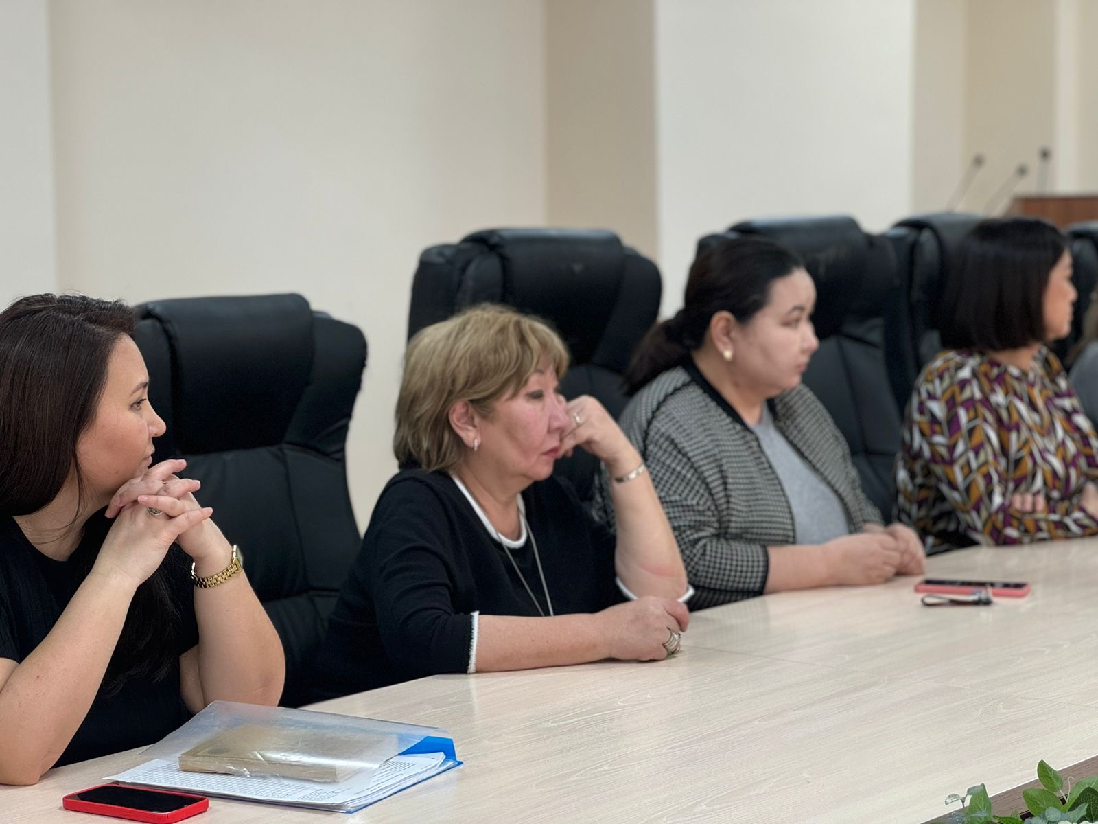 On 17 February 2026, the Department of Criminal Law, Criminal Procedure and Forensics of the Faculty of Law at Al-Farabi Kazakh National University held a roundtable discussion titled “AI and Financial Fraud: How Not to Become a Victim?”.
