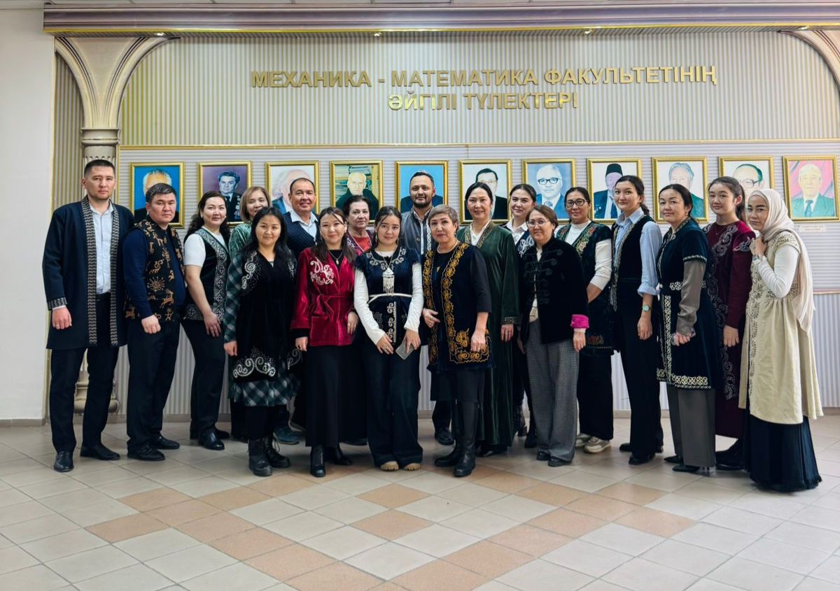 The Faculty of Information Technology and Artificial Intelligence hosted the “National Costume – the Mirror of the Nation” week.