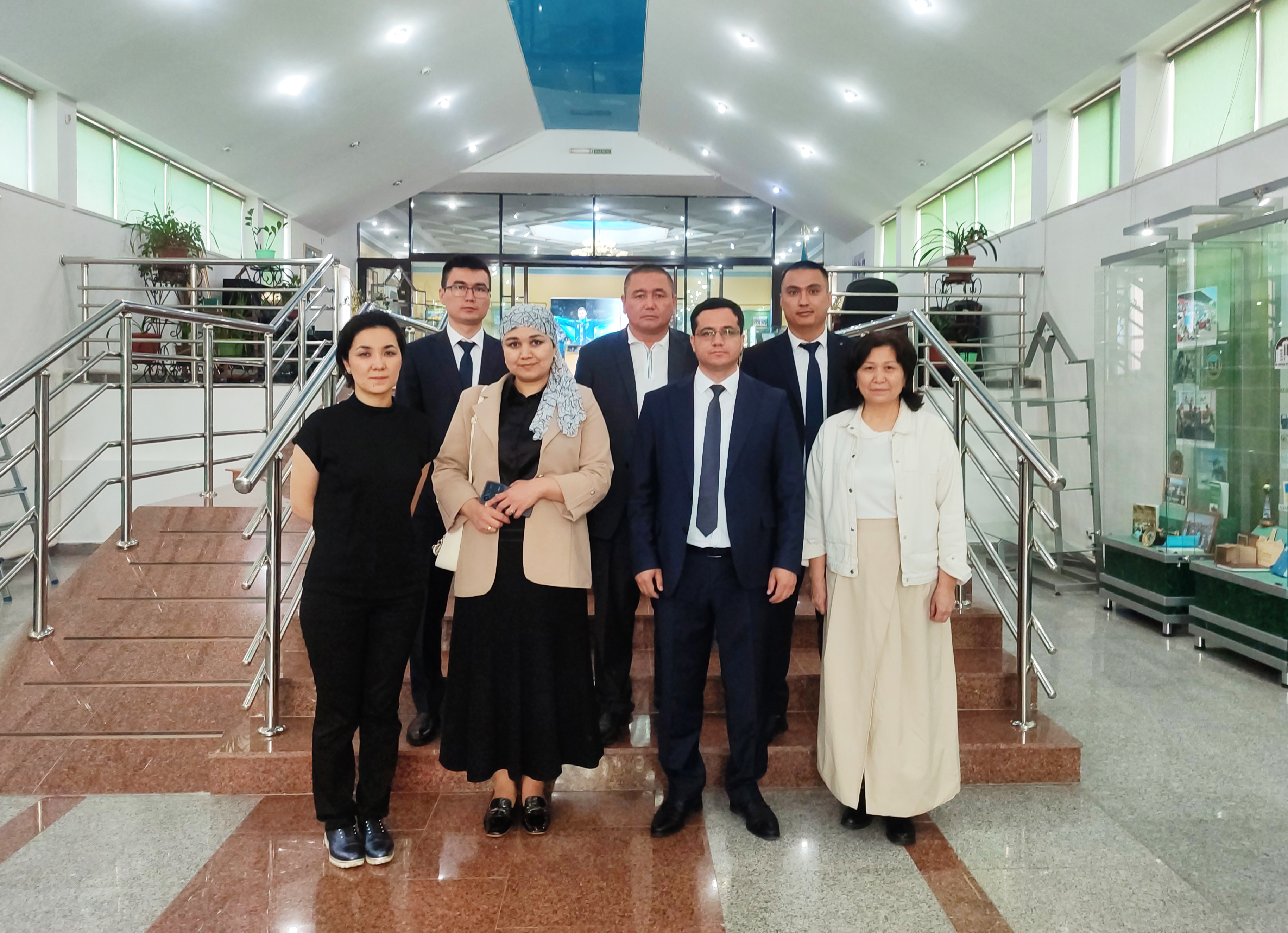 The delegation of Termez State University from Uzbekistan is at the KazNU Museum