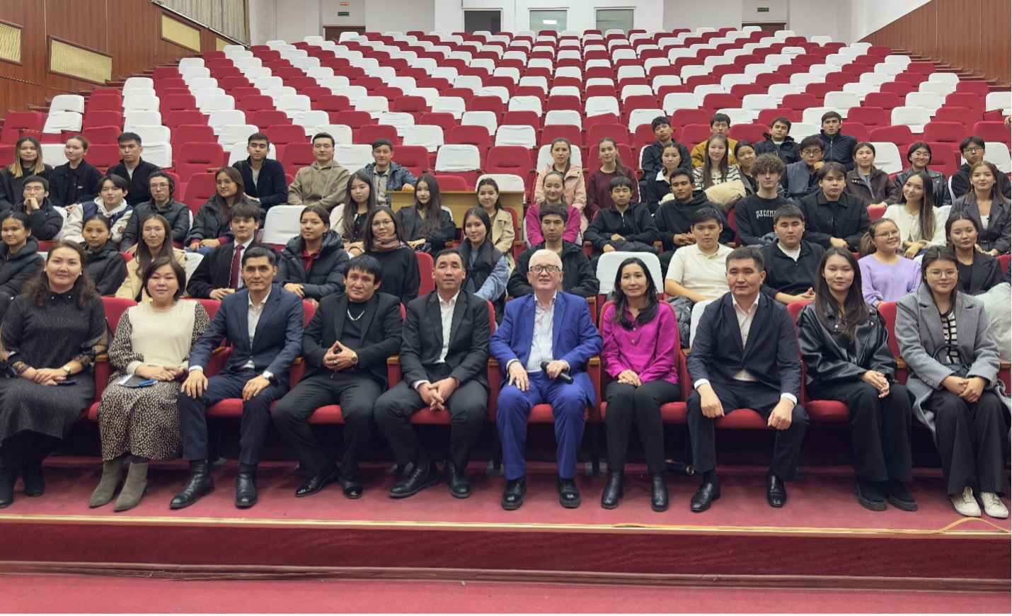 A LITERARY AND EDUCATIONAL EVENING TITLED “A LONGING STIRS IN THE HEART” WAS HELD AT AL-FARABI KAZAKH NATIONAL UNIVERSITY, FEATURING POET AND COMPOSER ASKHAT SUINDIK.