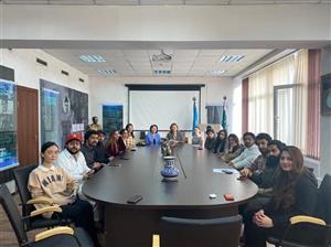 Шығыстану факультетінің урду бөлімі мухаммад али джинна орталығында пәкістандық студенттермен бірге тіл үйрену клубын ашты