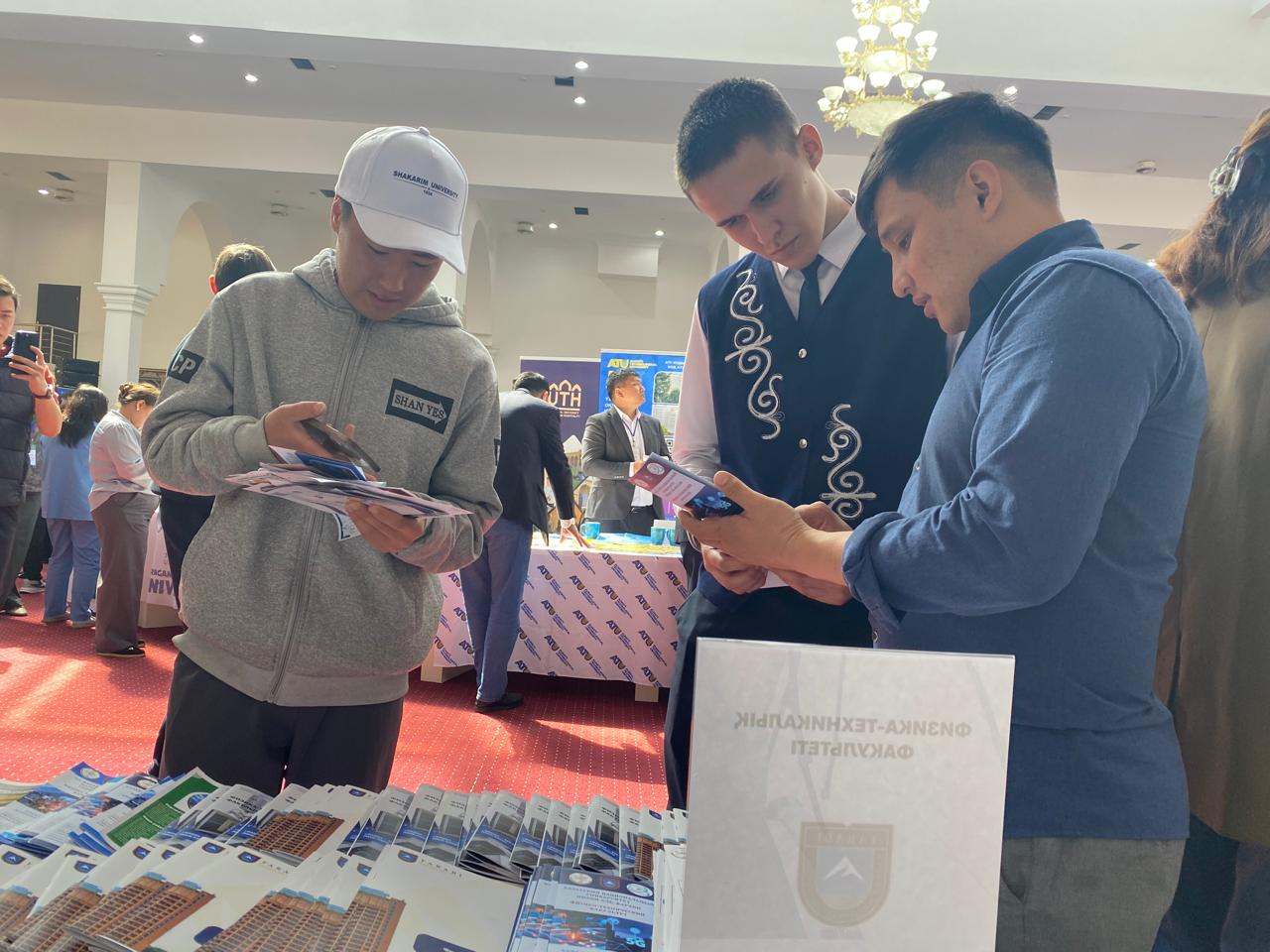 Career guidance for applicants: KazNU's educational programs are presented at the exhibition