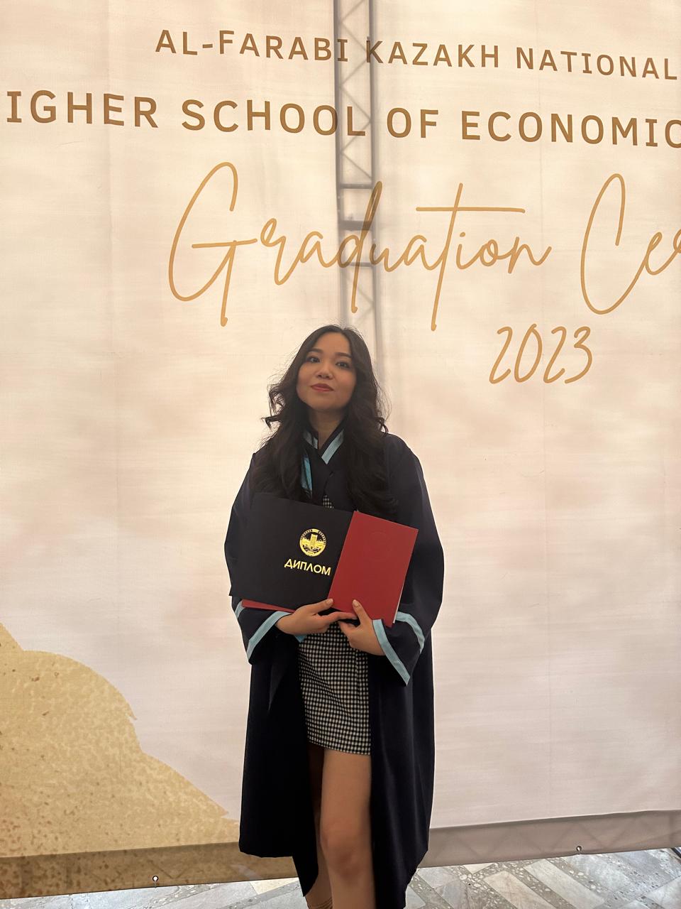 Dinara Maratkyzy is currently working at a Chinese logistics company after successfully completing the dual-degree program in "International Logistics" (a collaboration between KazNU and RUDN University).