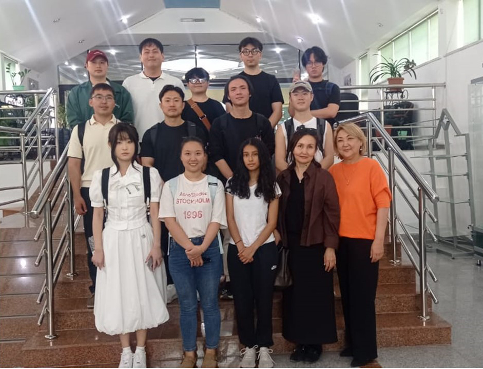 Students of the Zerde Training Center from the USA, China, and South Korea