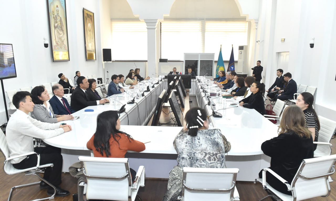 KazNU received valuable books from the Matenadaran Institute of Ancient Manuscripts
