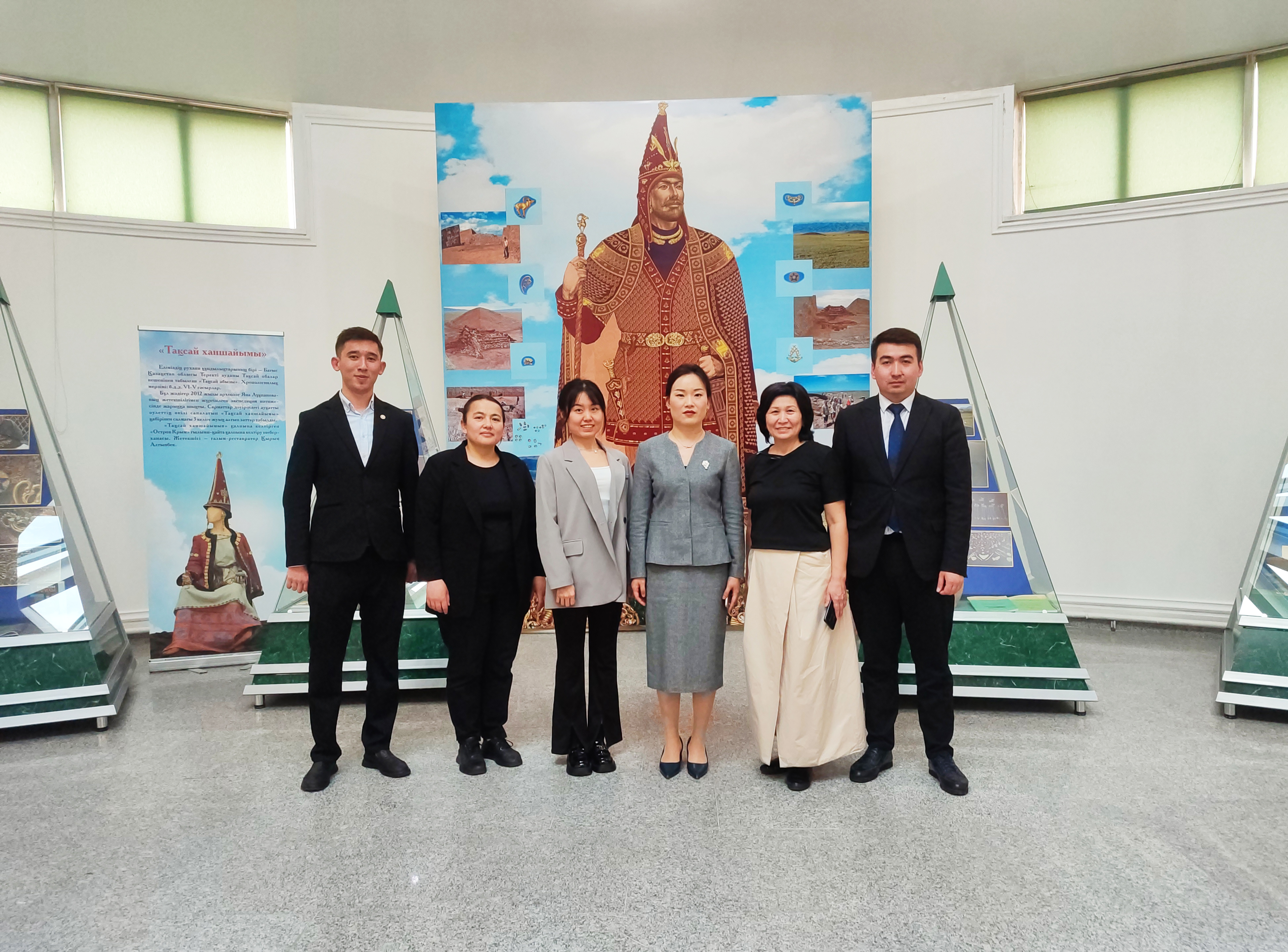 Ms. Li Weng, Director of the Department of International Relations and Key Customer Relations at «Jiangsu Huibo Robotics Technology Co», visited the University Museum