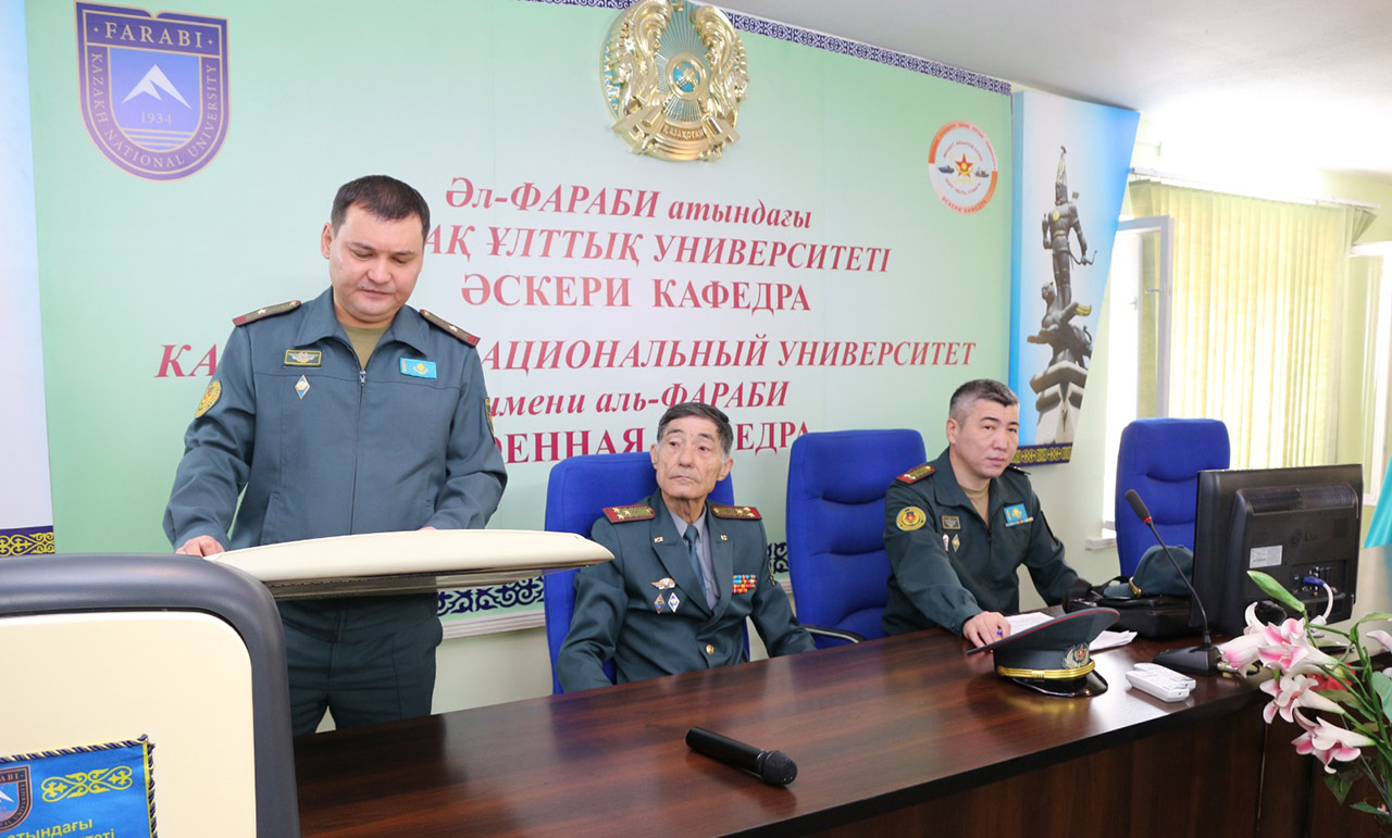 На военной кафедре прошёл патриотический час