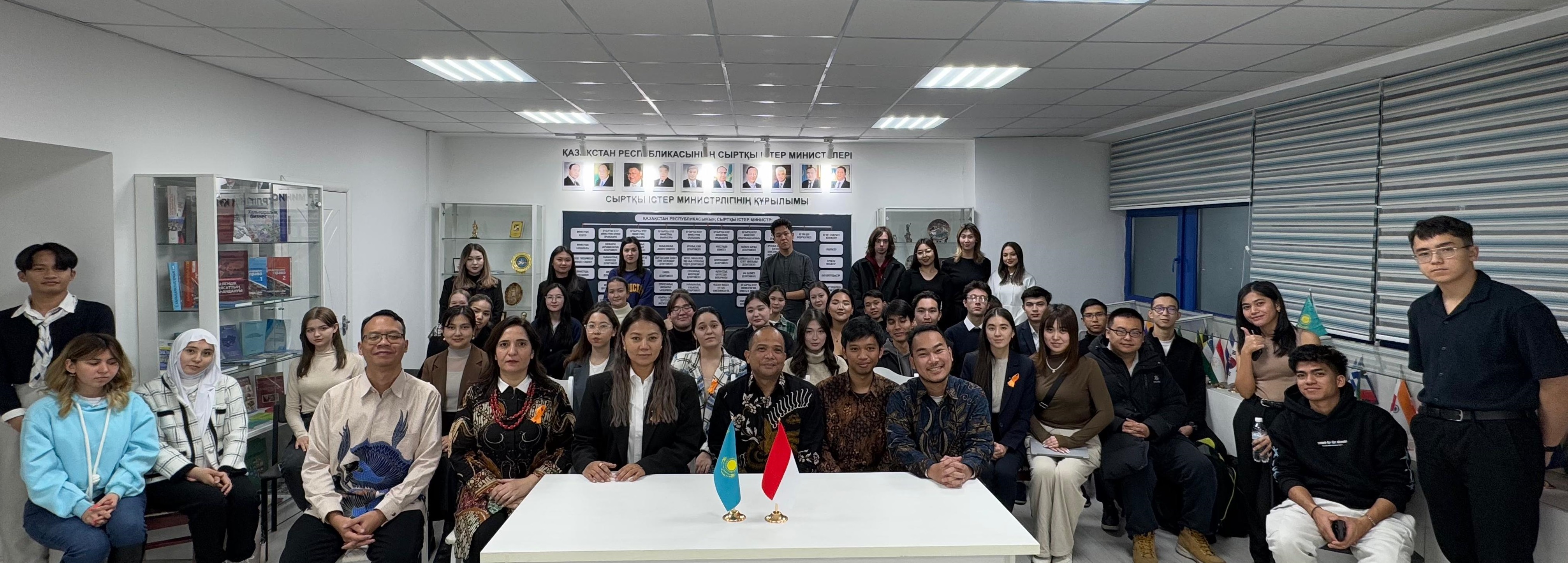 The " Ambassadorial hour" was held at the Faculty of International Relations