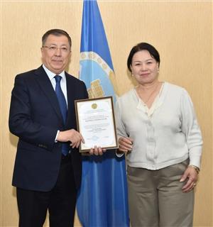 За вклад в развитие отечественной науки
