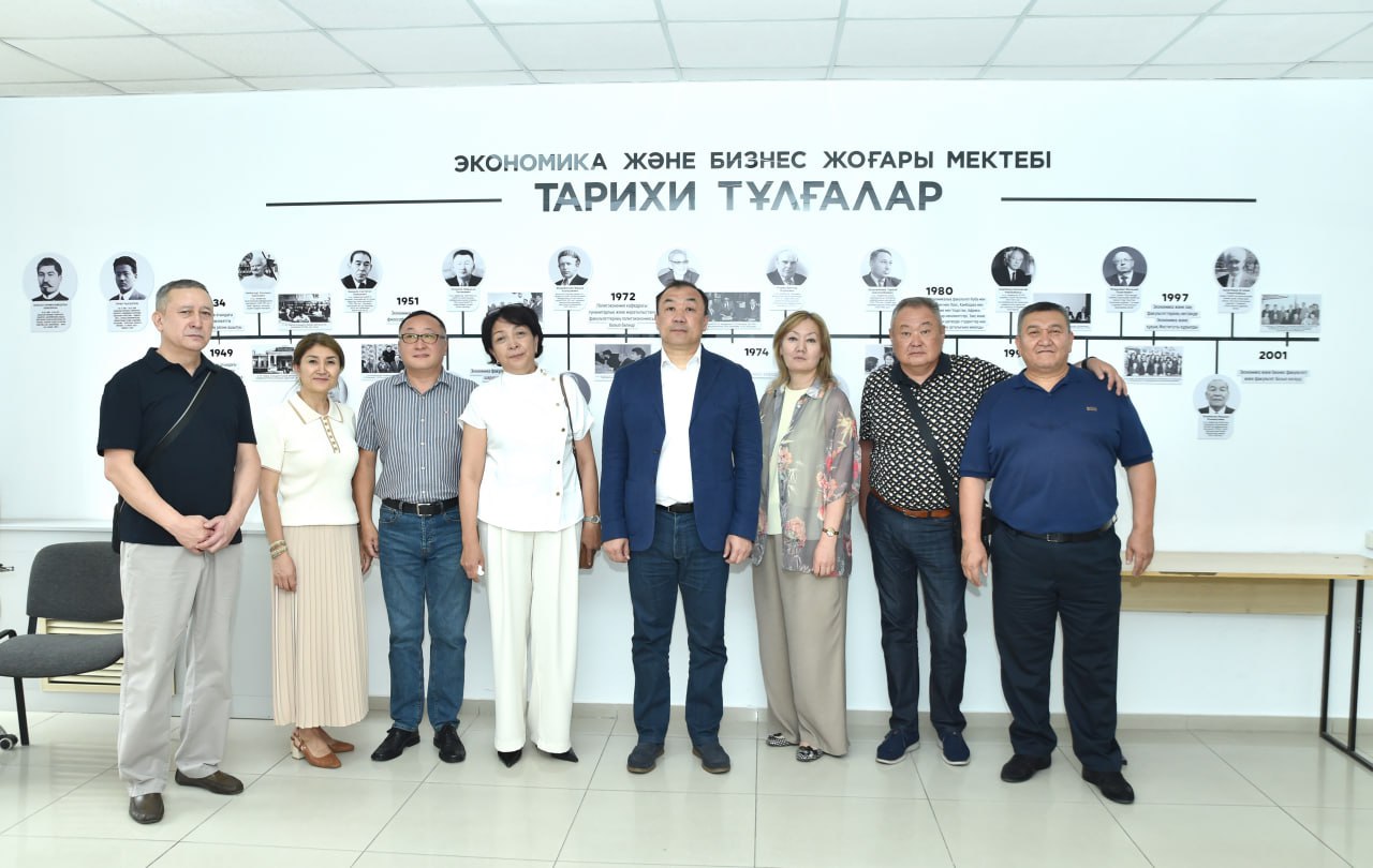 Economists who graduated from KazNU 35 years ago gathered in KazNU