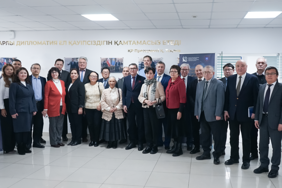 В память о выдающемся ученом Мурате Лаумулине