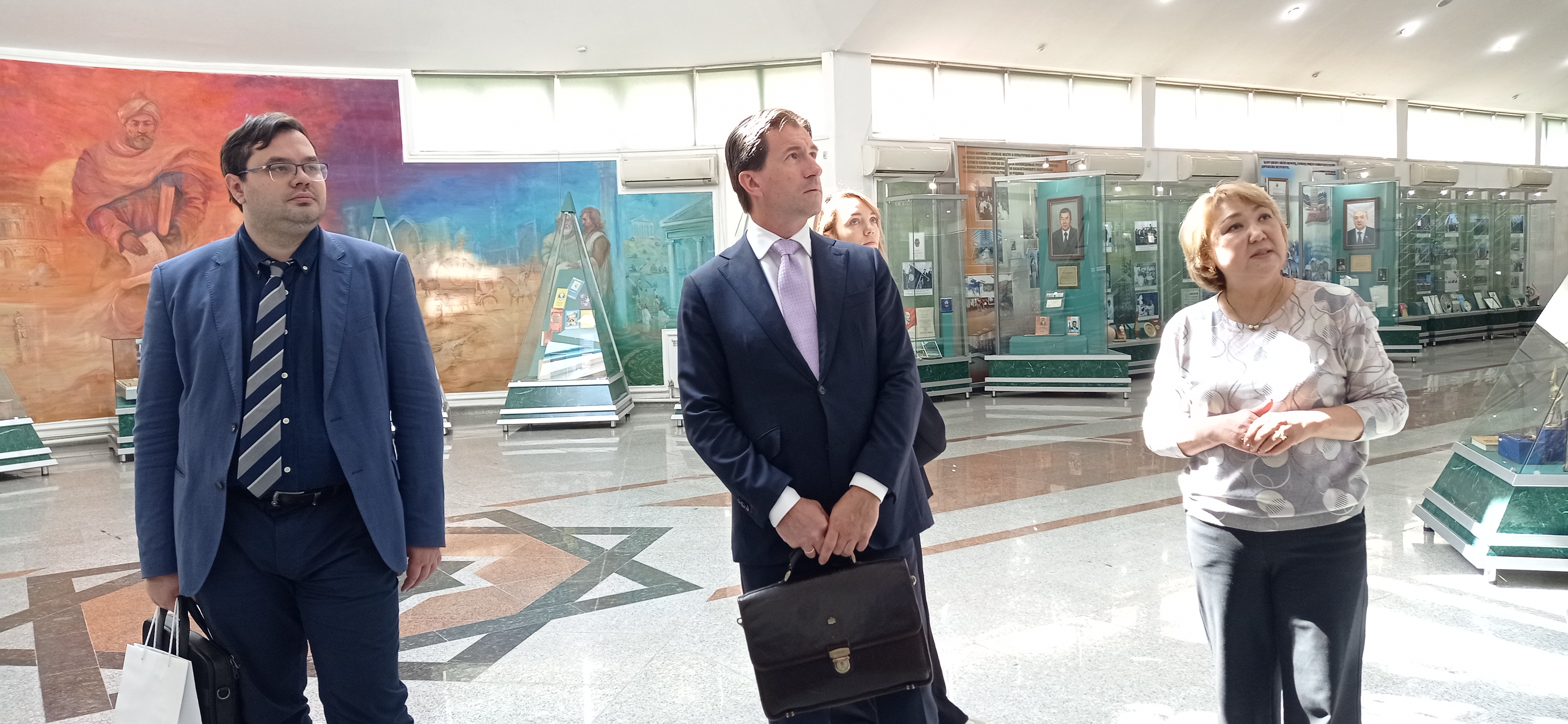 A meeting was held at the university the Institute of China and Contemporary Asia of the Russian Academy of Sciences (ICSA RAS) is a leading Russian research and analytical center specializing in the study of politics, economics, culture and social processes in Asia