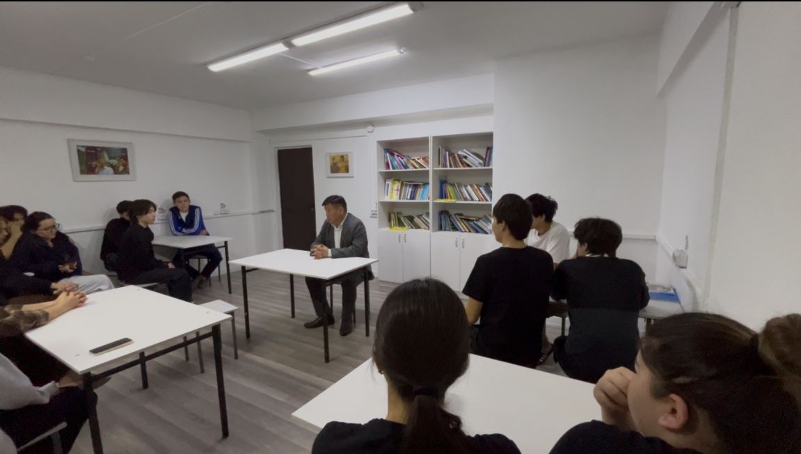 №14 студенттер үйінде университет пен жатақхананың ішкі тәртібі бойынша түсіндіру жиыны өтті