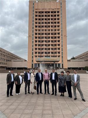 18 мая 2023 г. в КазНУ им. аль-Фараби состоялась встреча с Антоном Джораевым, старшим менеджером по развитию корпоративного бизнеса Корпорации NVIDIA. /Кафедра искусственный интеллект и Big Data