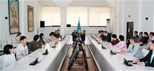 В КазНУ обсудили правила использования  государственных символов