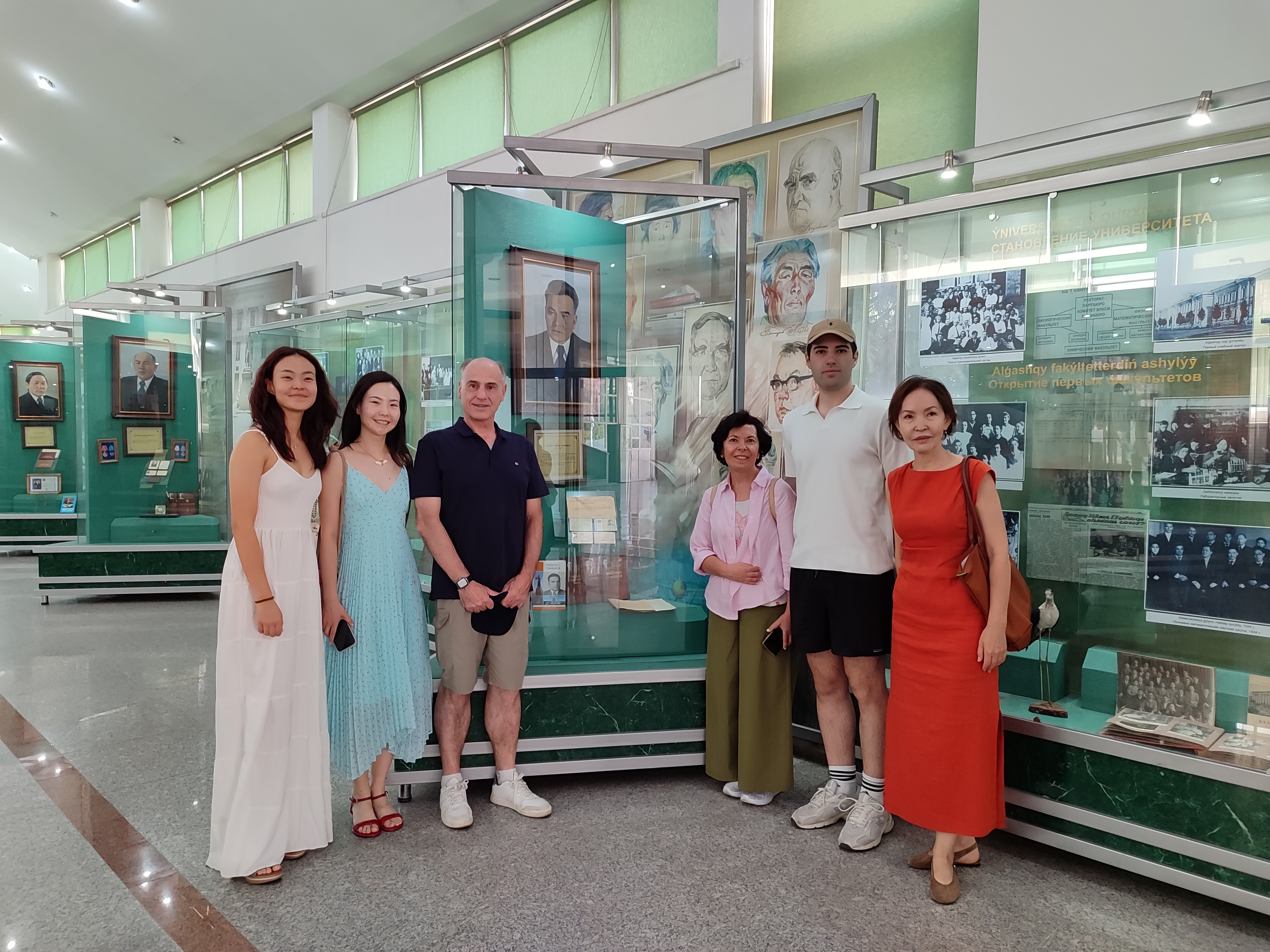 The Museum of KazNU was visited by the heirs of the rector of KazGU named after S.M.Kirov Tazhibaev Tulegen Tazhibaevich (1947- 1953)
