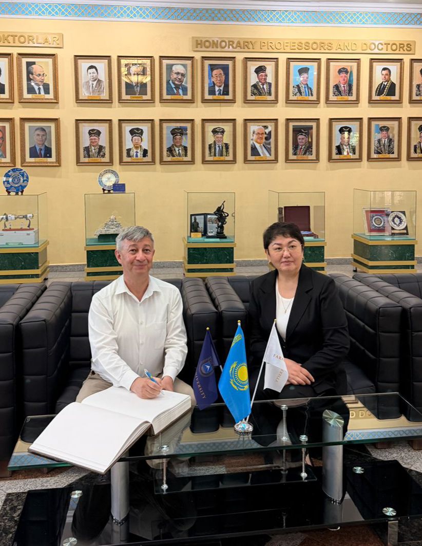 Visit of Prof. Dr. Ibrahim Kaya to the KazNU Museum