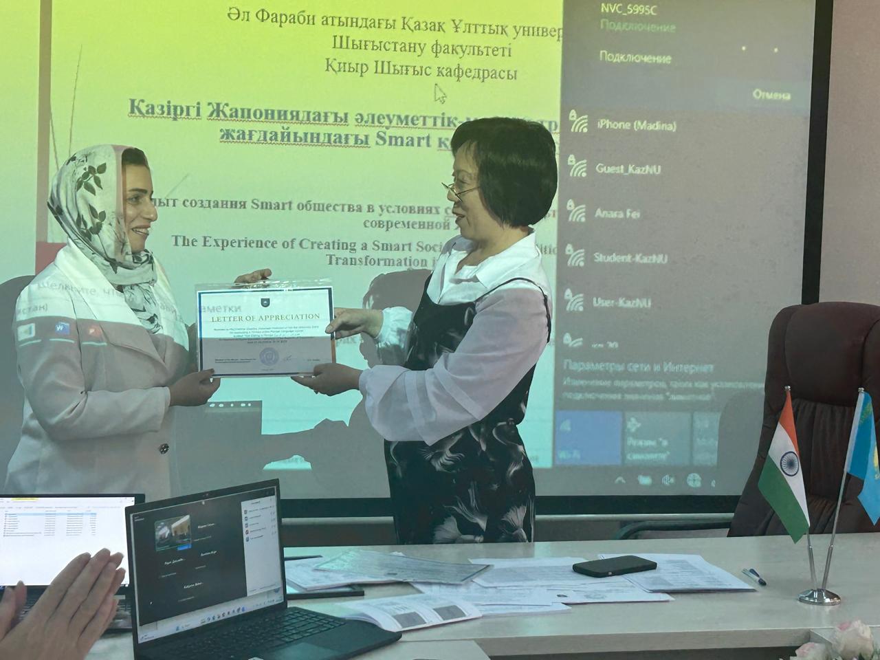 Иностранному преподавателю факультета вручили благодарственное письмо проректора