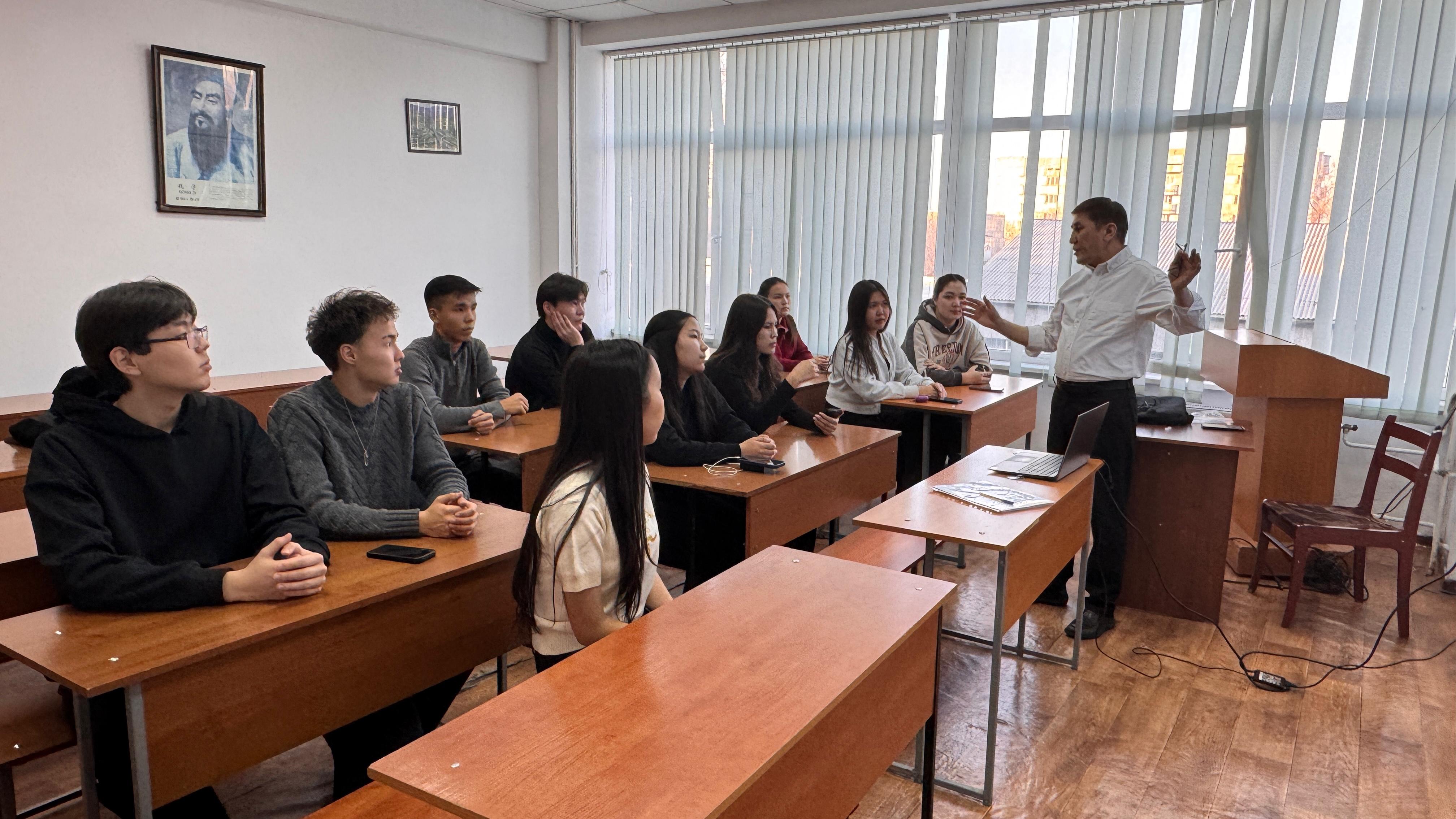 Для участников кружка «Жибек жолы» состоялась интересная лекция