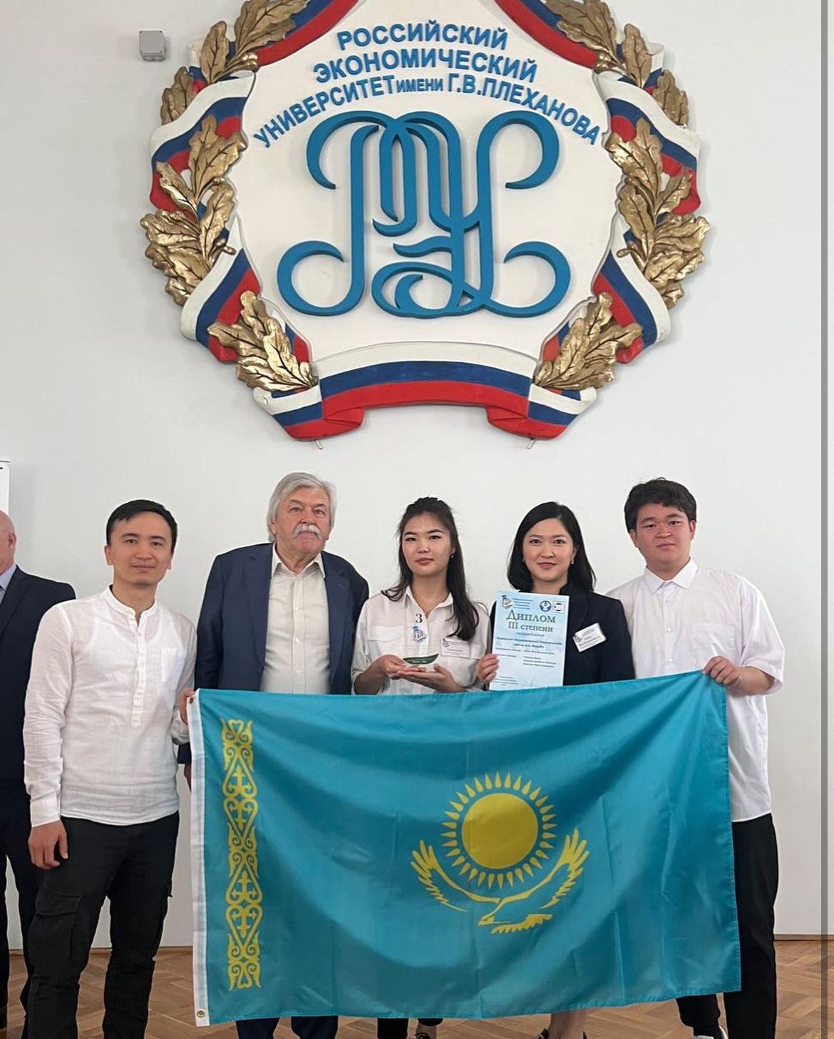 KAZUU's team is the winner of the Statistical Olympiad!